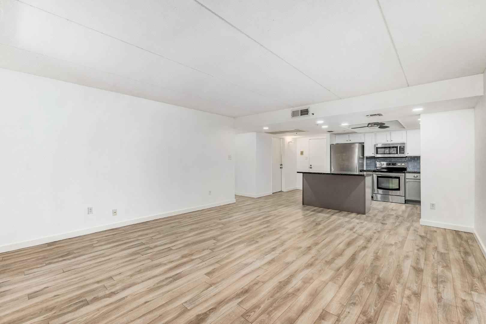 7950 E Camelback Road 305