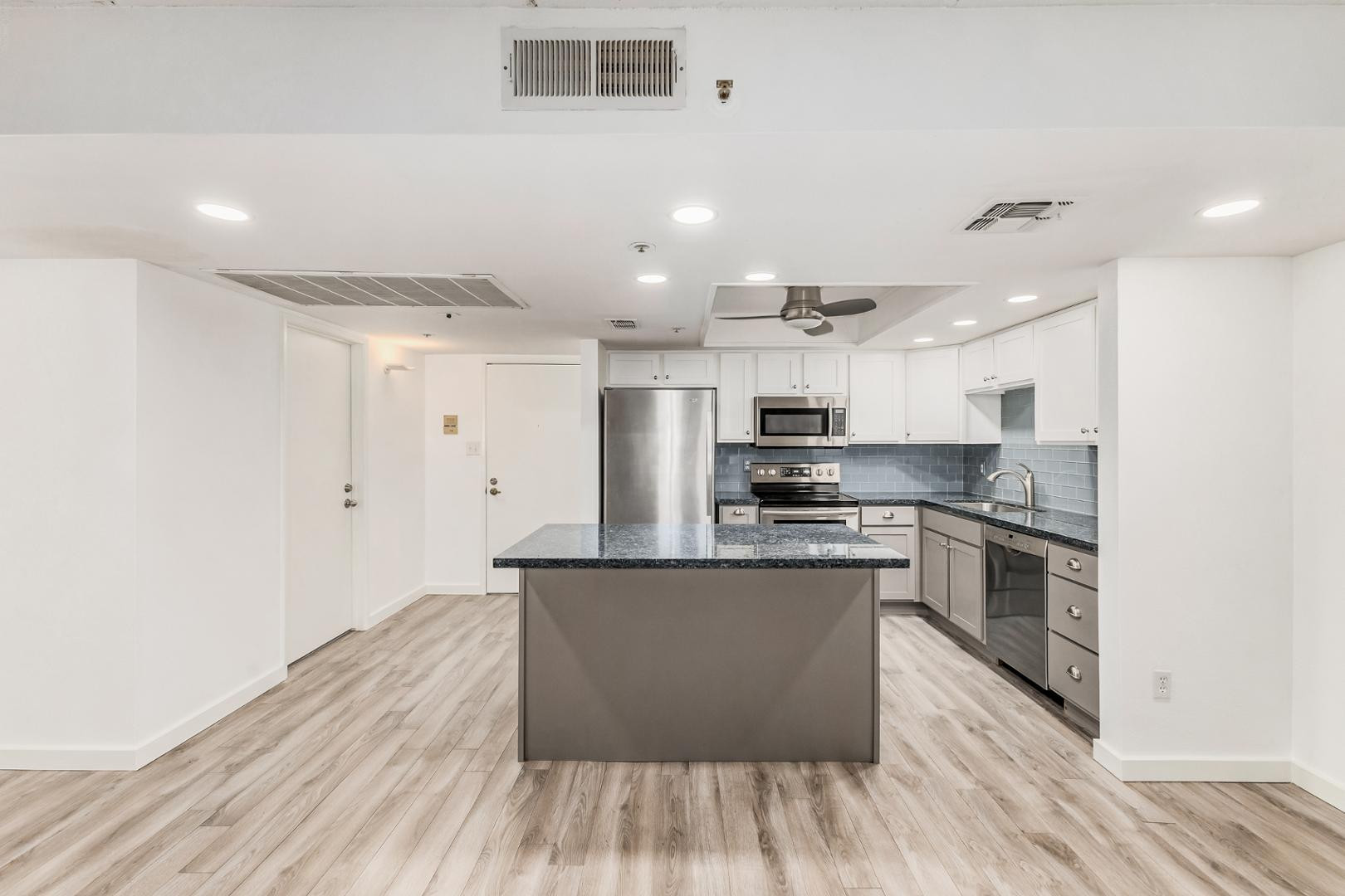 7950 E Camelback Road 305