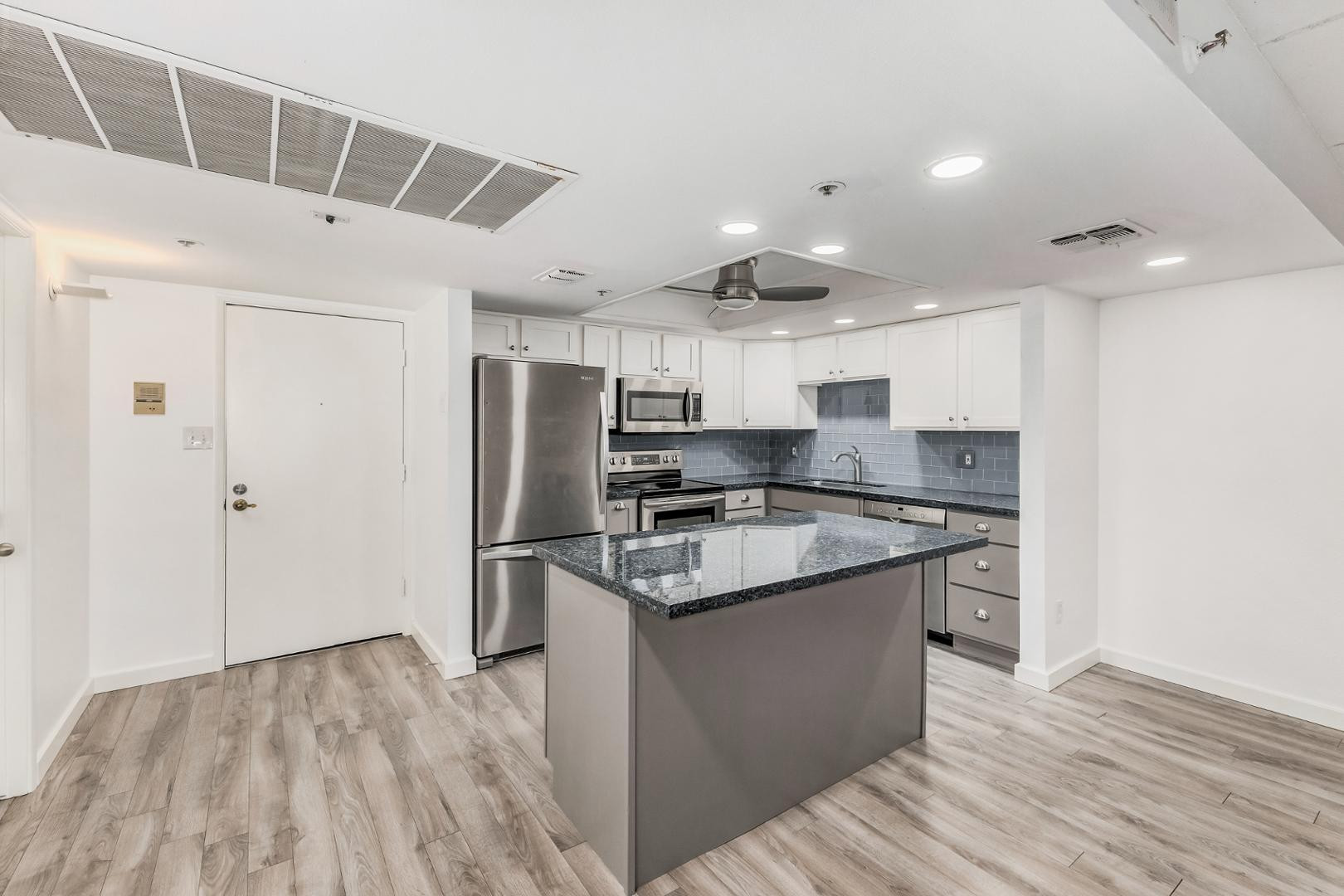 7950 E Camelback Road 305