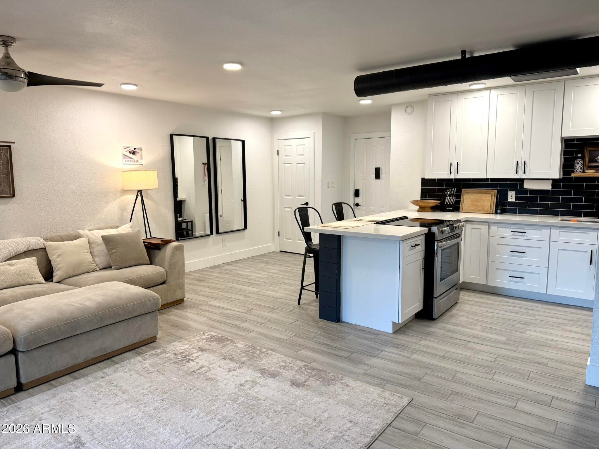 8649 E ROYAL PALM Road 222