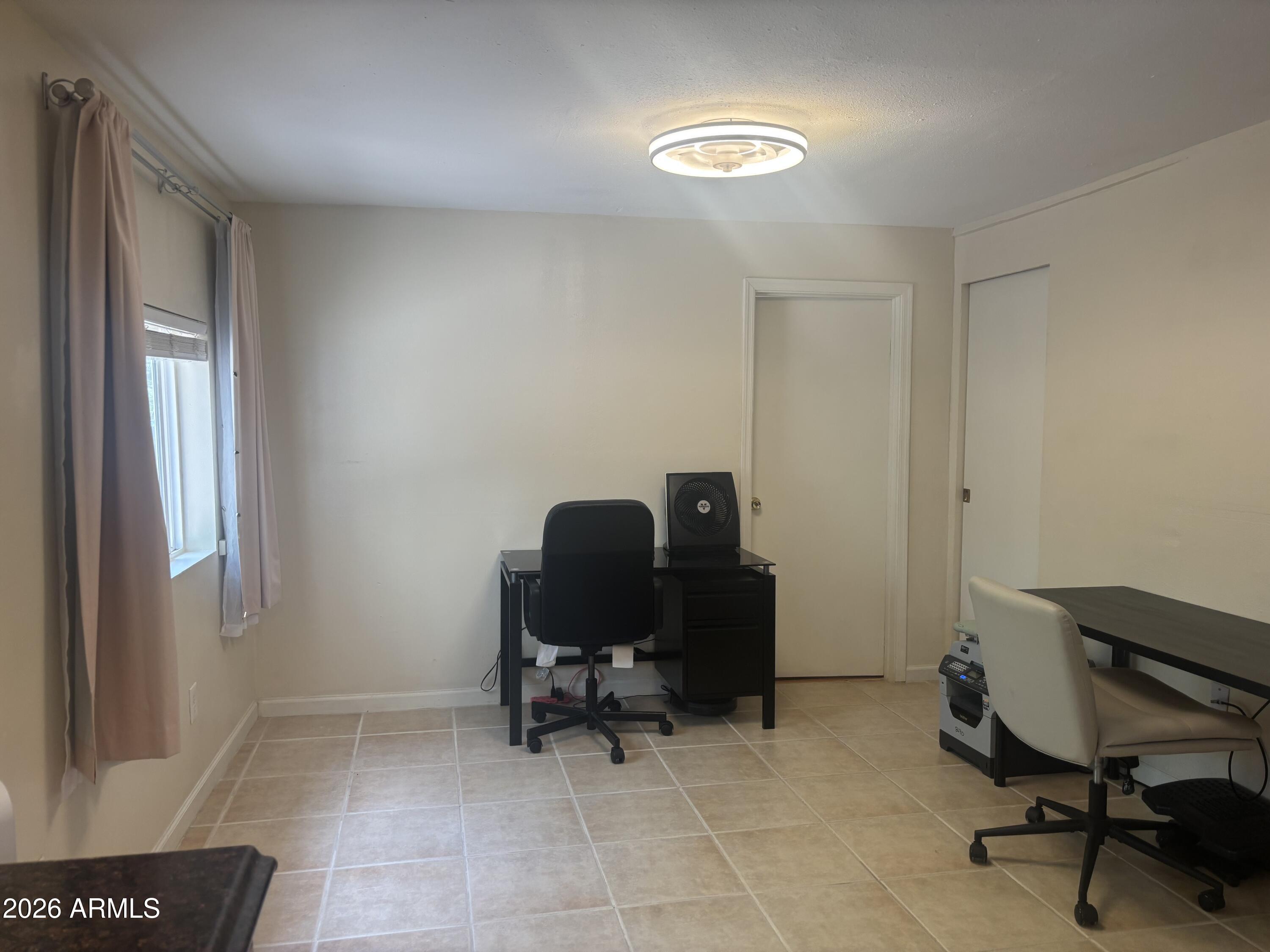 323 S ELDEN Street 1/4