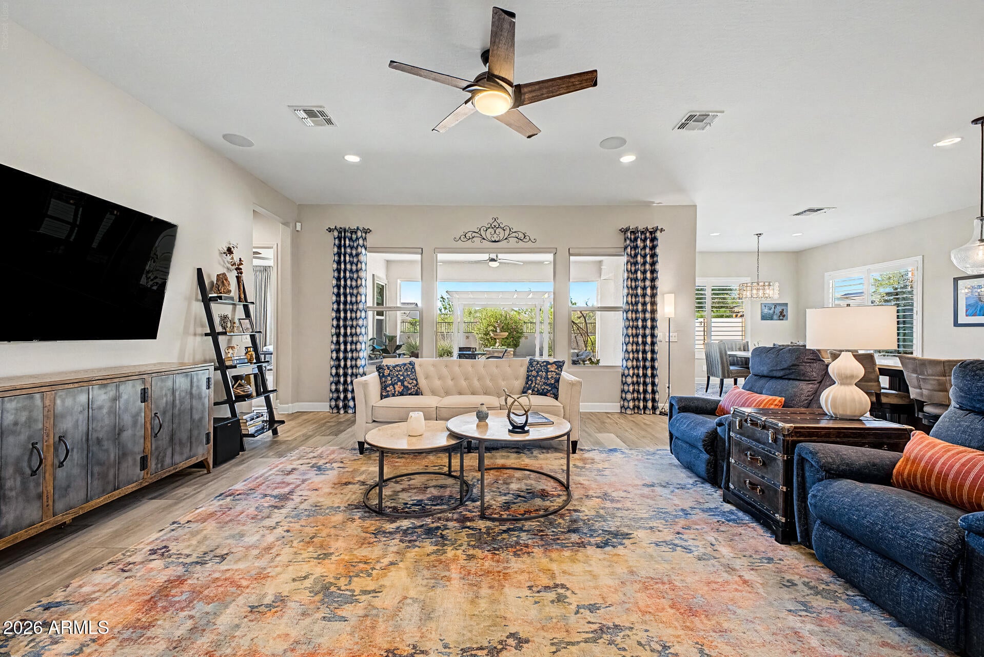 1132 E HOLLAND PARK Drive