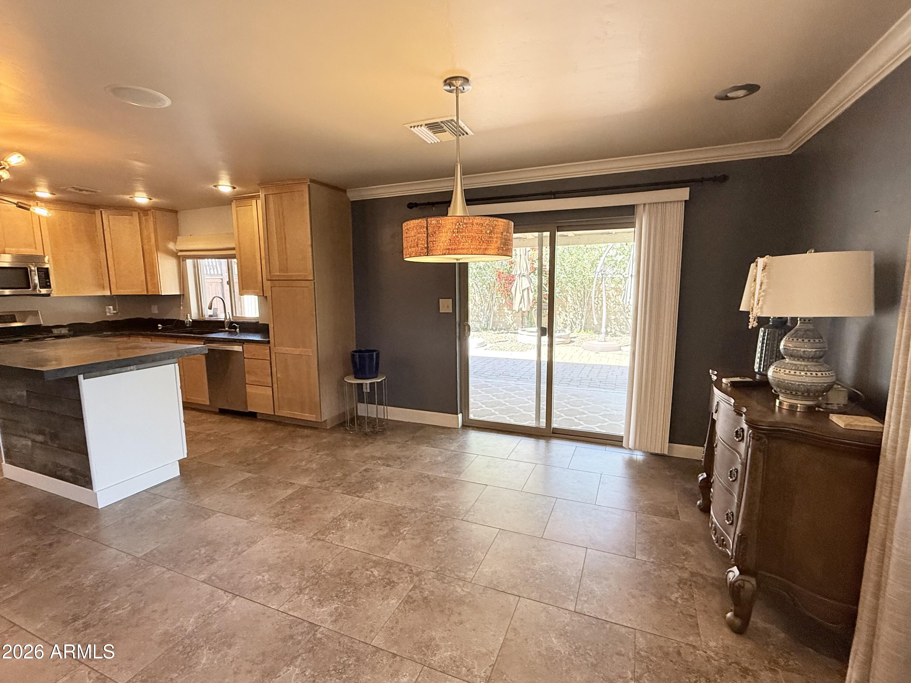 3708 E WETHERSFIELD Road