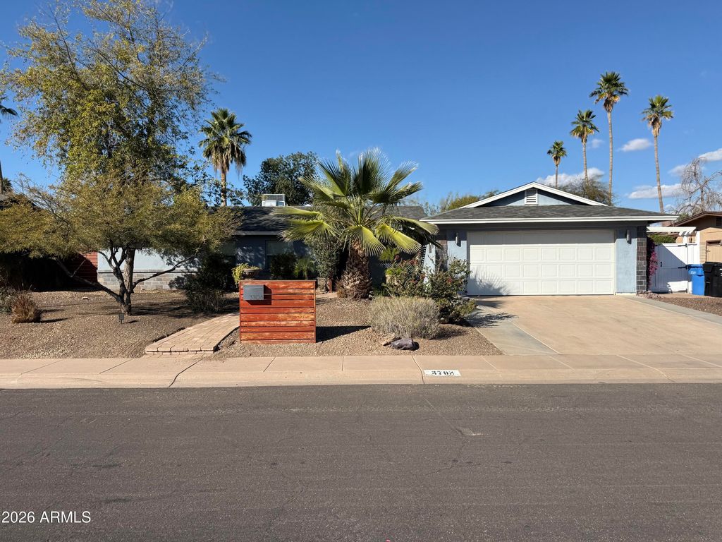 Photo of 3708 E Wethersfield Road, Phoenix, AZ 85032 (MLS # 6998340)