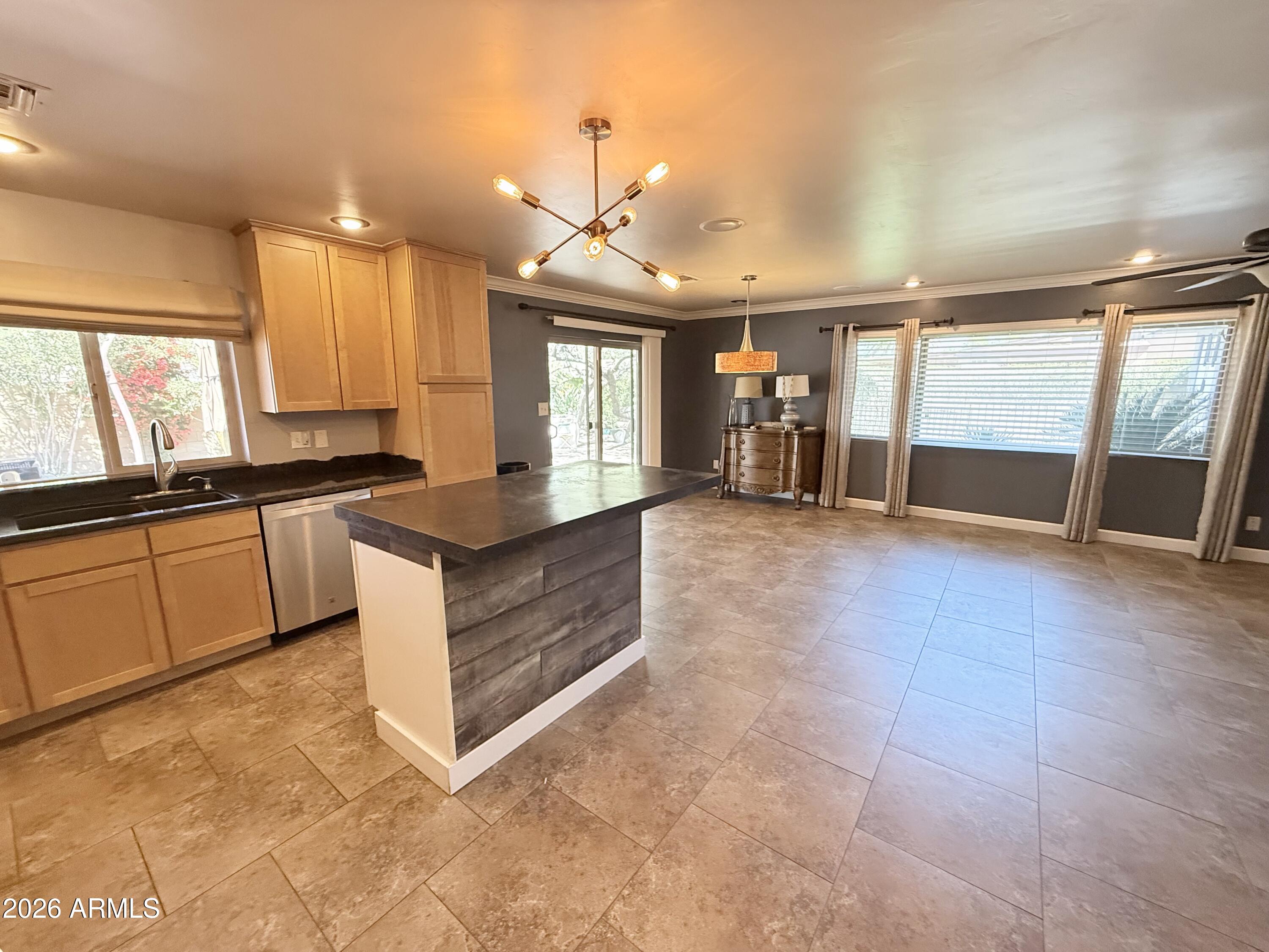 3708 E WETHERSFIELD Road