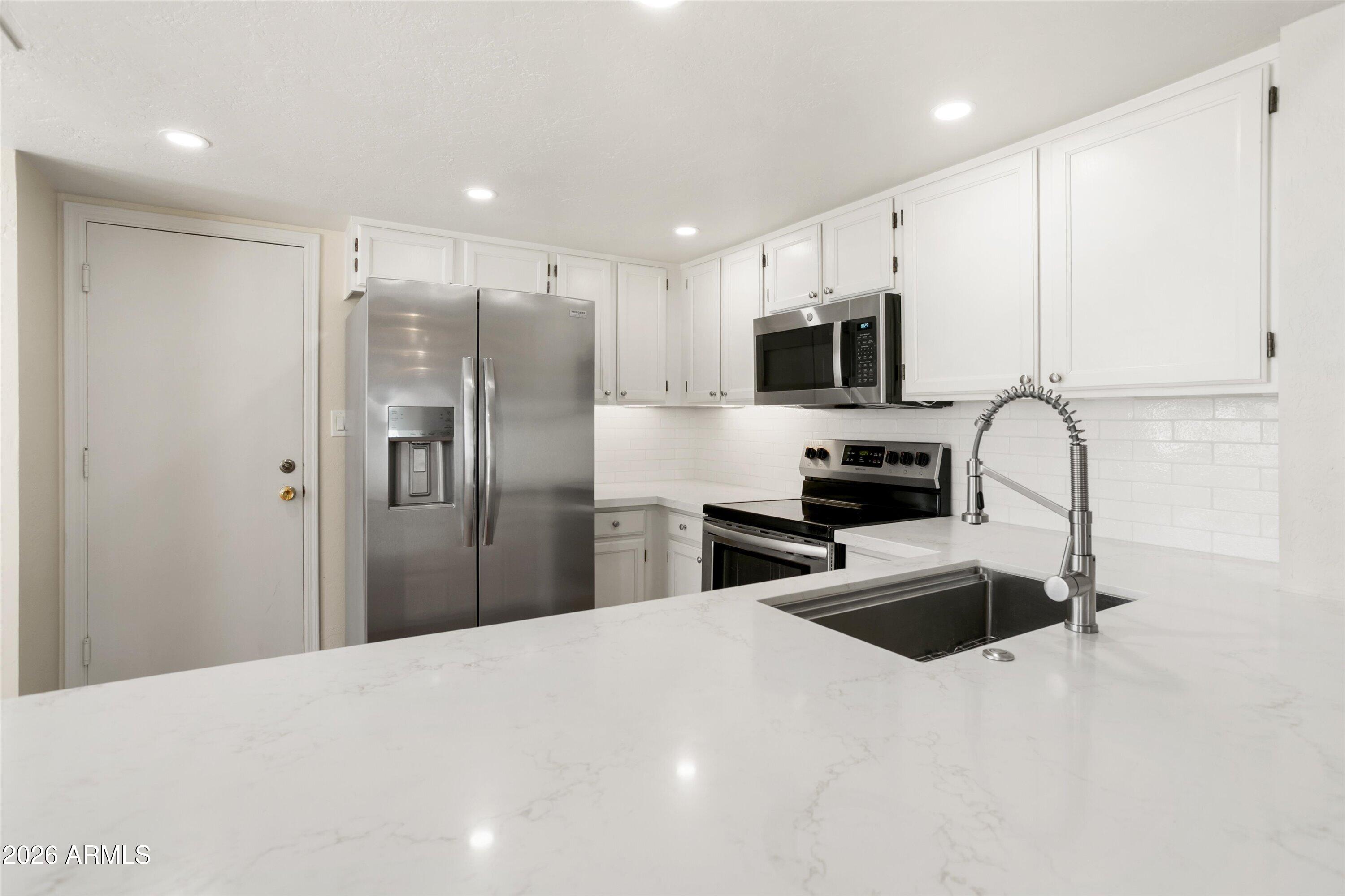 15020 N 40TH Street N 18
