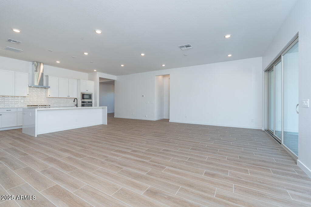 1244 E PRESCOTT Street