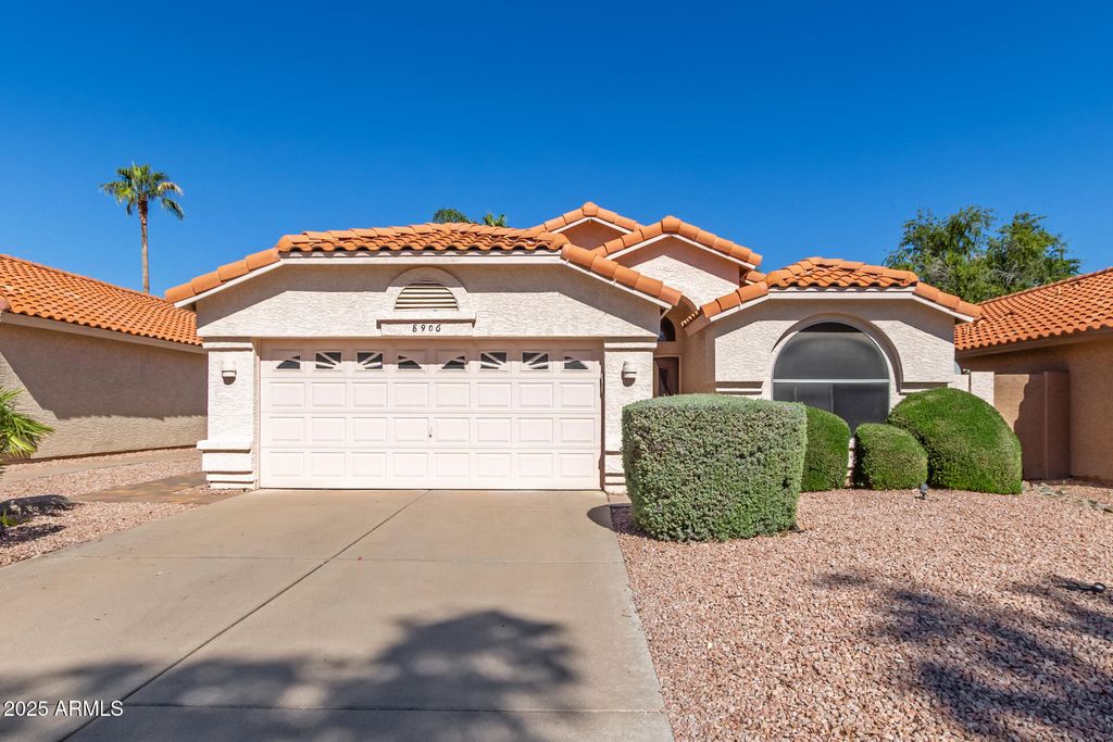 Photo of 8906 E Windrose Drive, Scottsdale, AZ 85260 (MLS # 6935959)