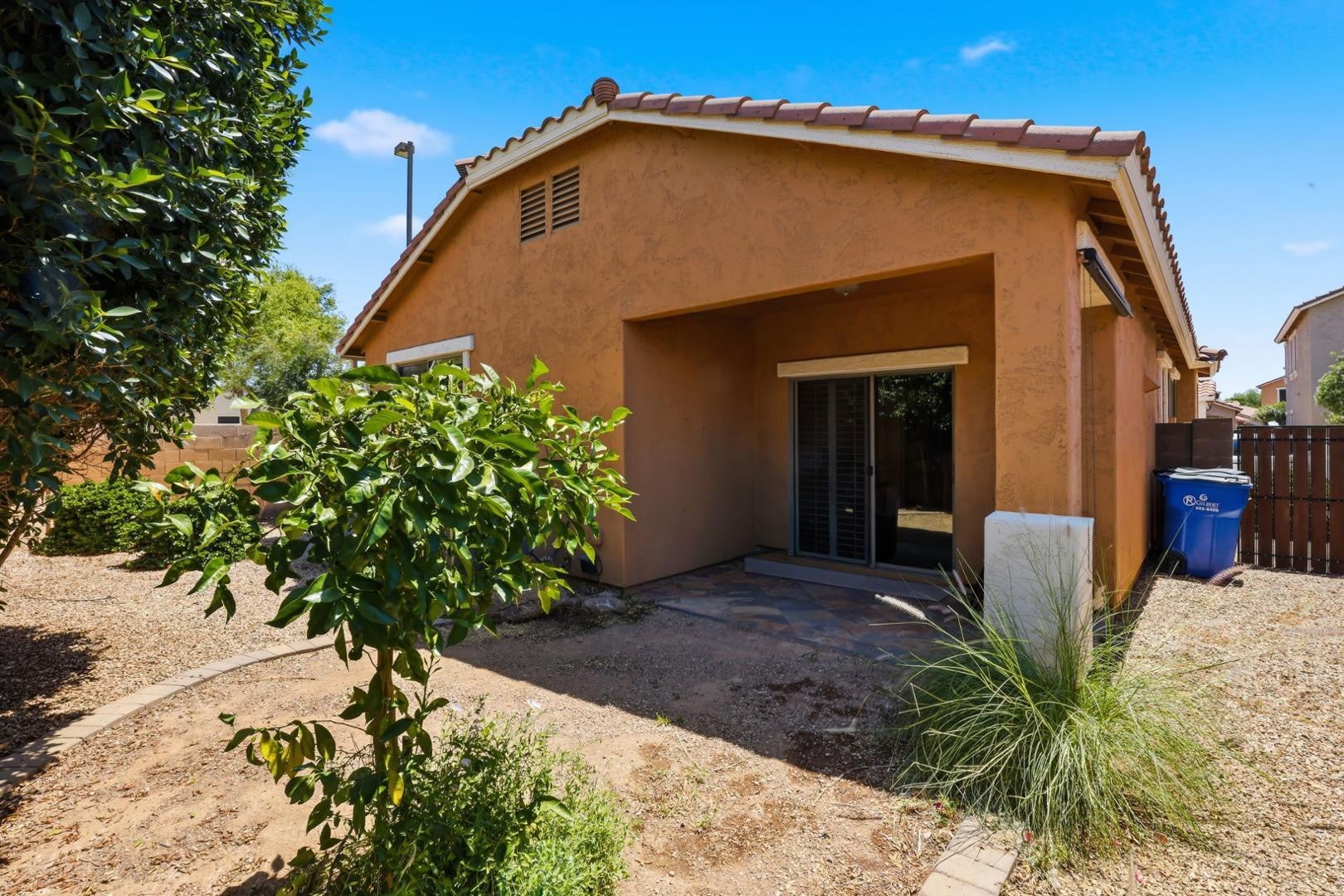 881 S PORTER Street