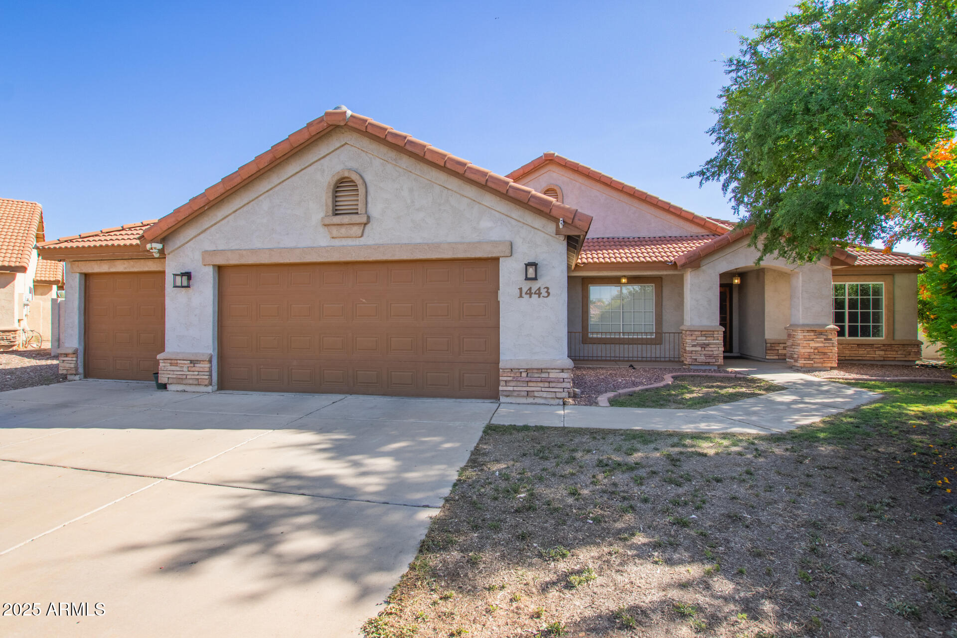 1443 N POPPY Street