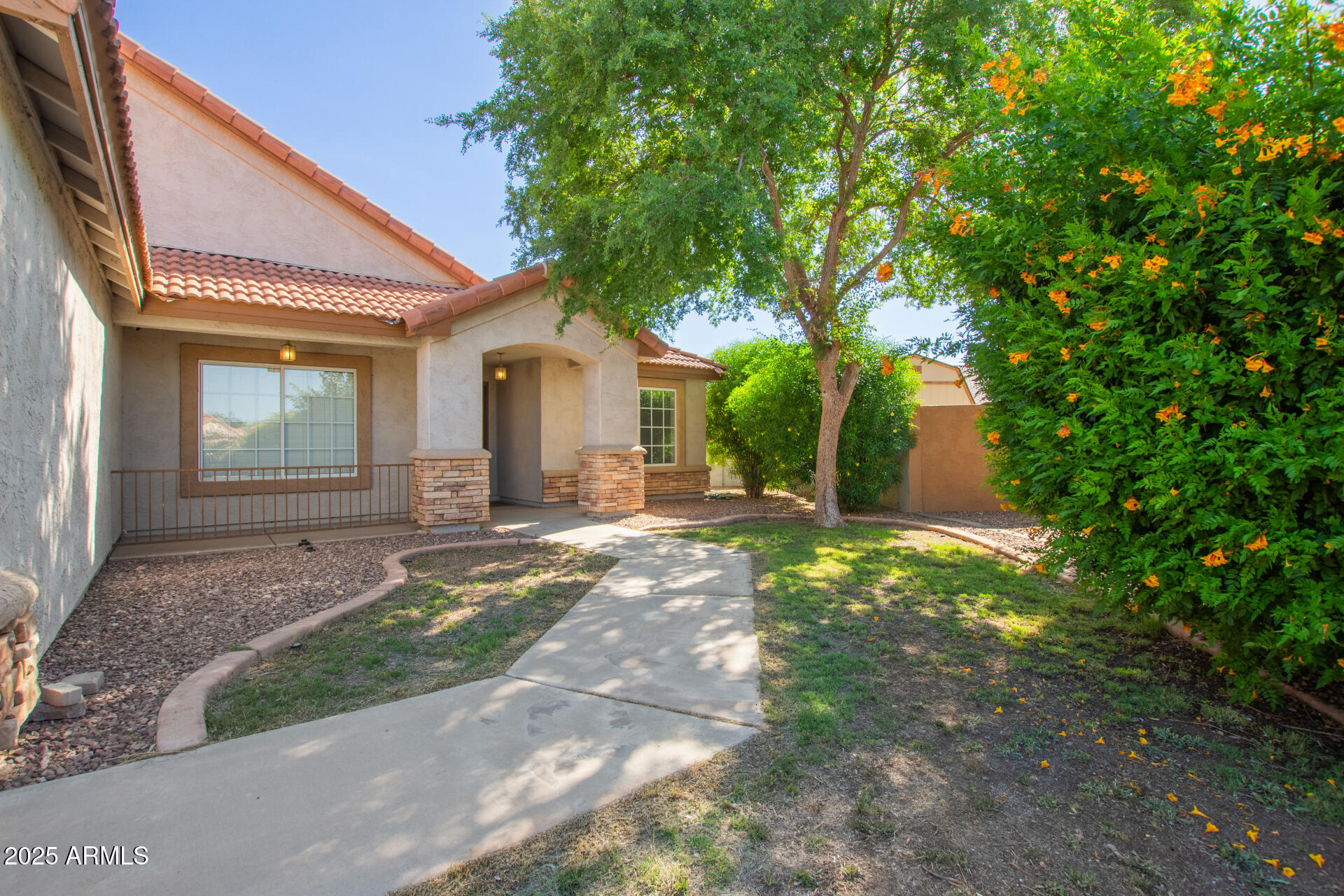1443 N POPPY Street