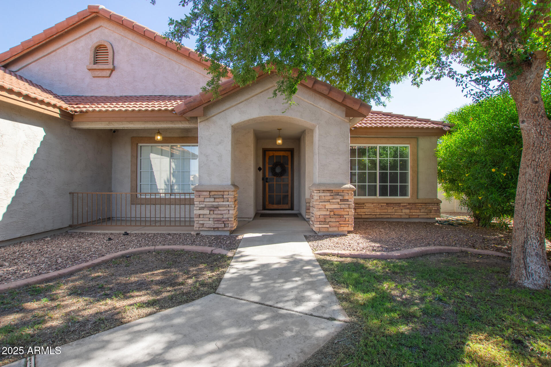 1443 N POPPY Street