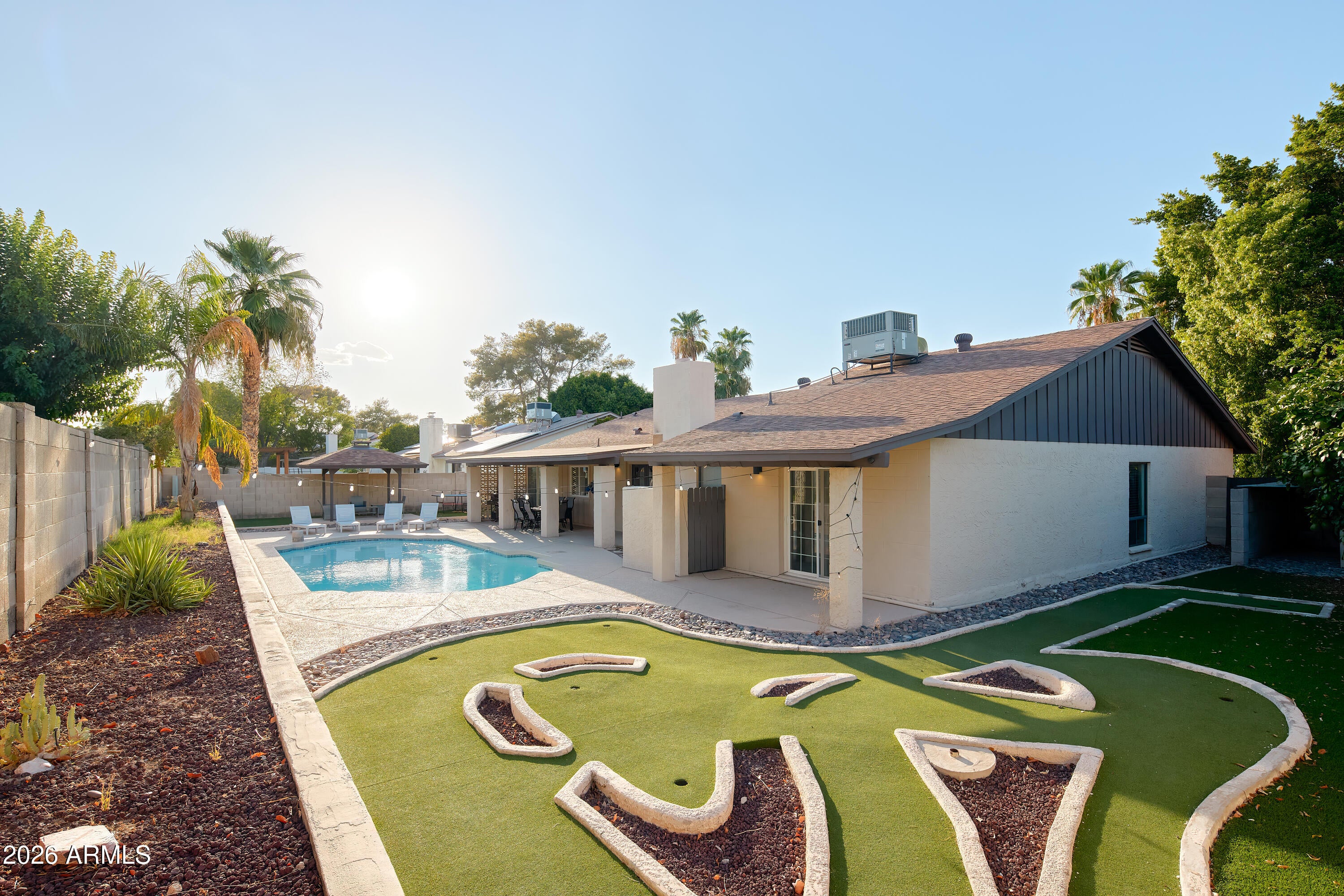 2331 E SUNNYSIDE Drive