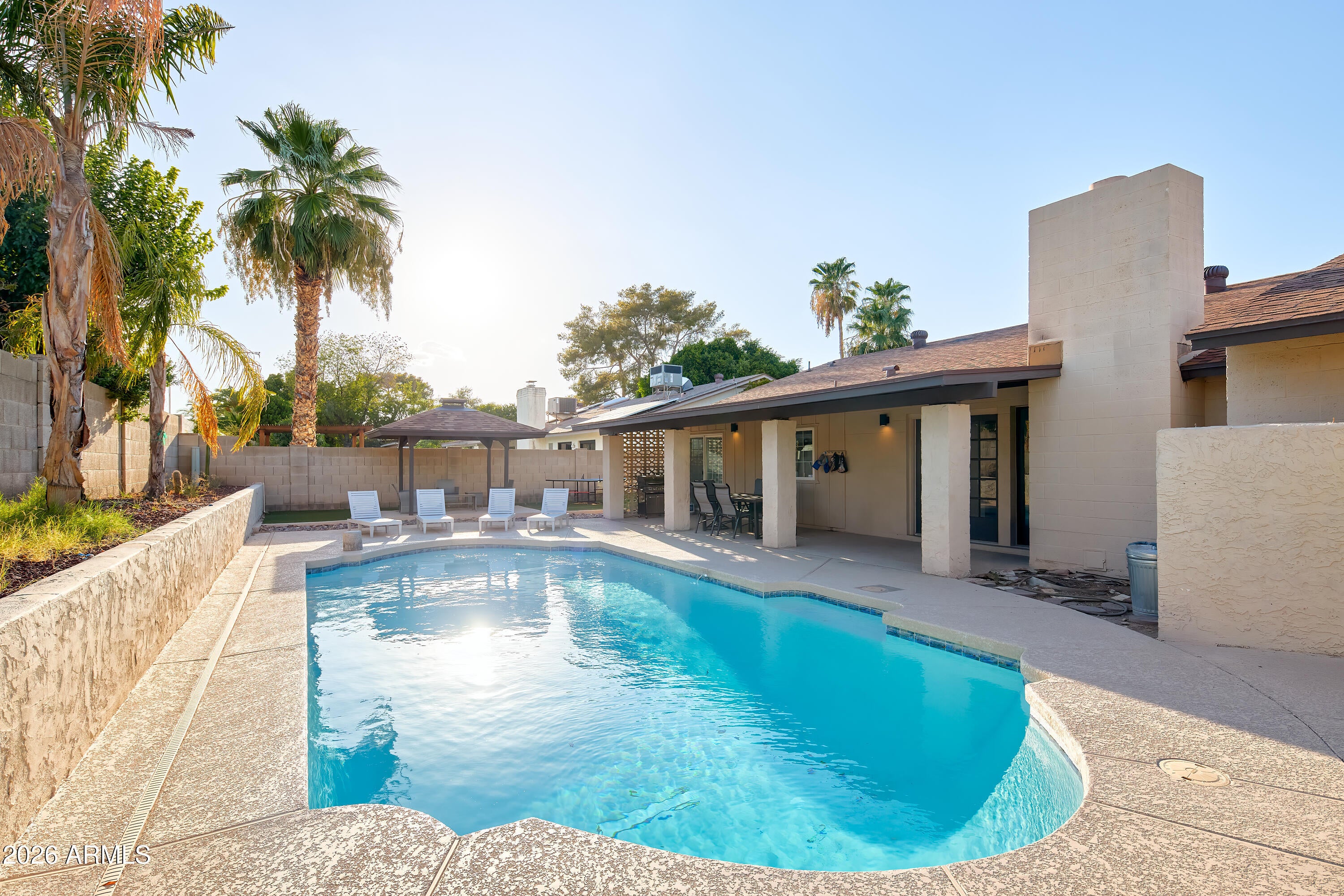 2331 E SUNNYSIDE Drive