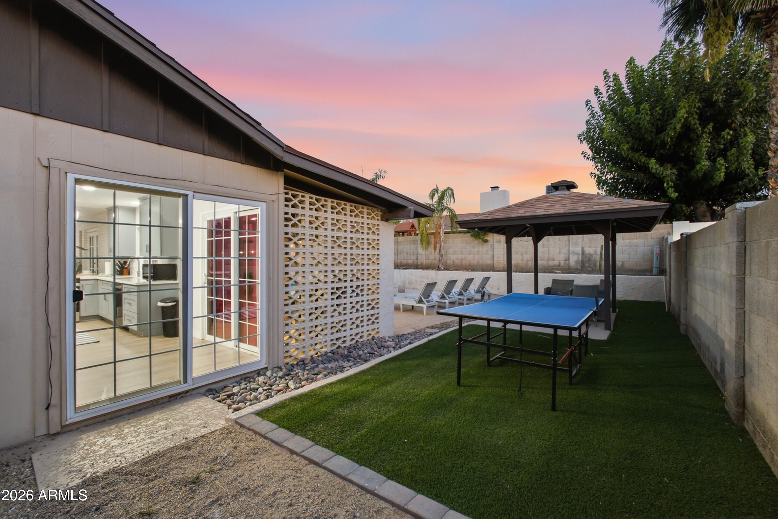 2331 E SUNNYSIDE Drive