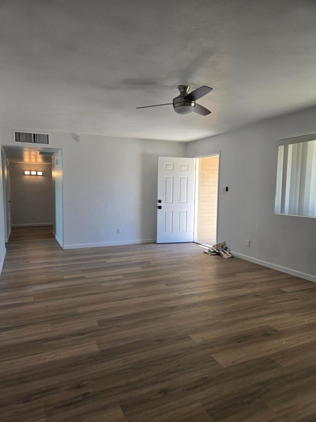 620 E Broadway Lane