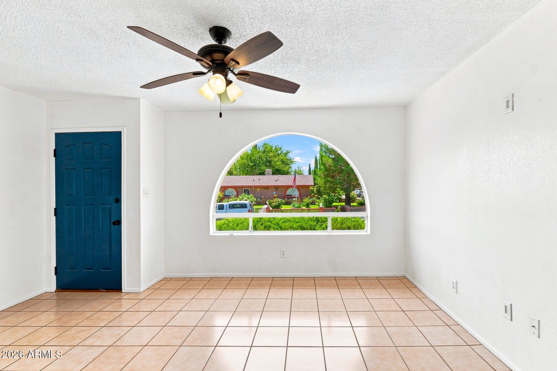 1345 PLAZA AMAPOLA --