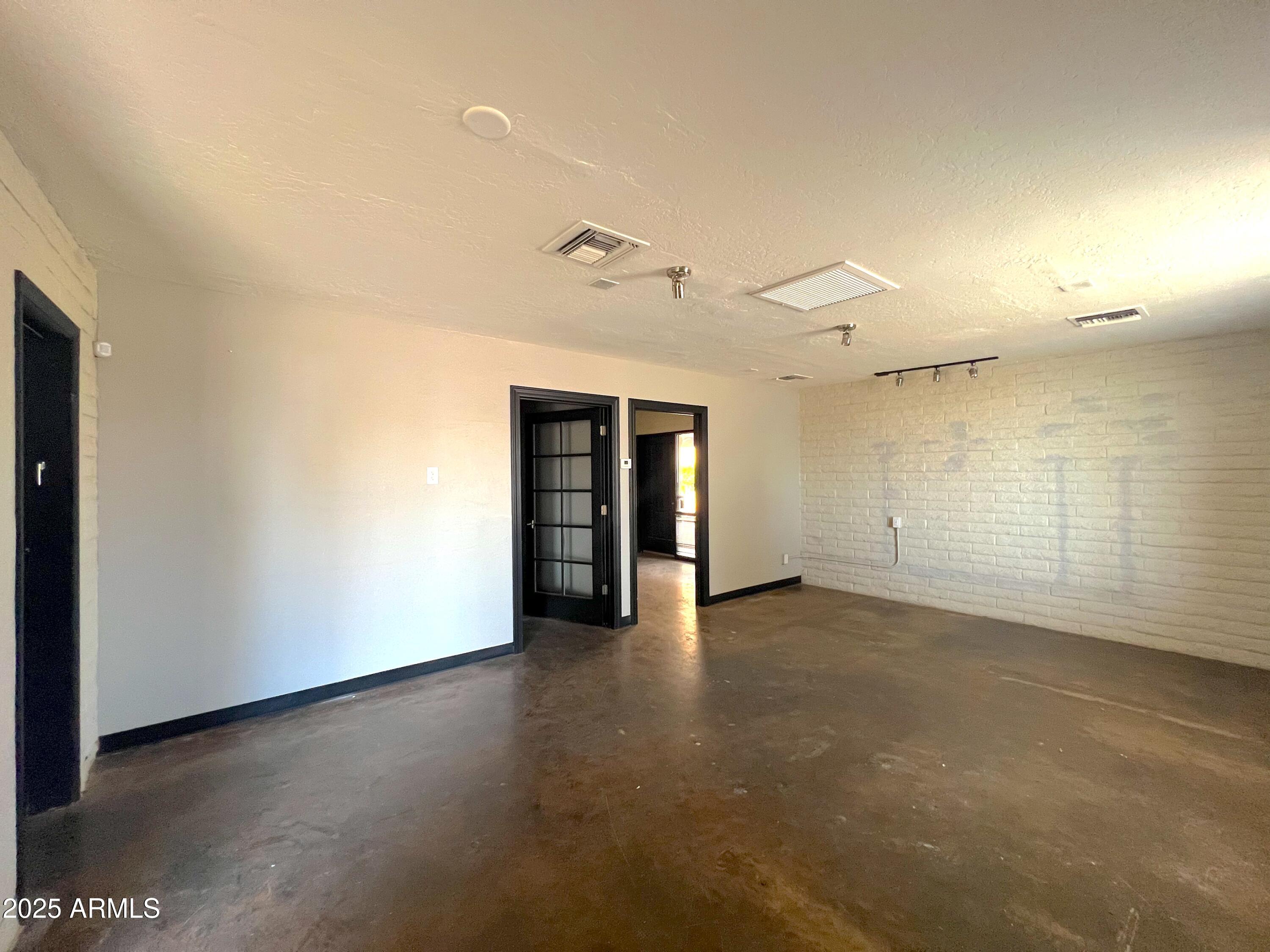 1550 E UNIVERSITY Drive L1,2,3