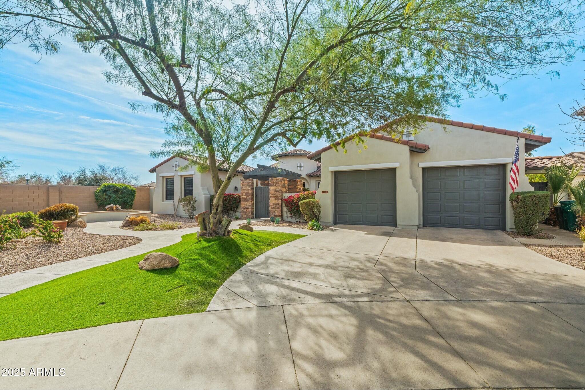 891 W PALO BREA Drive