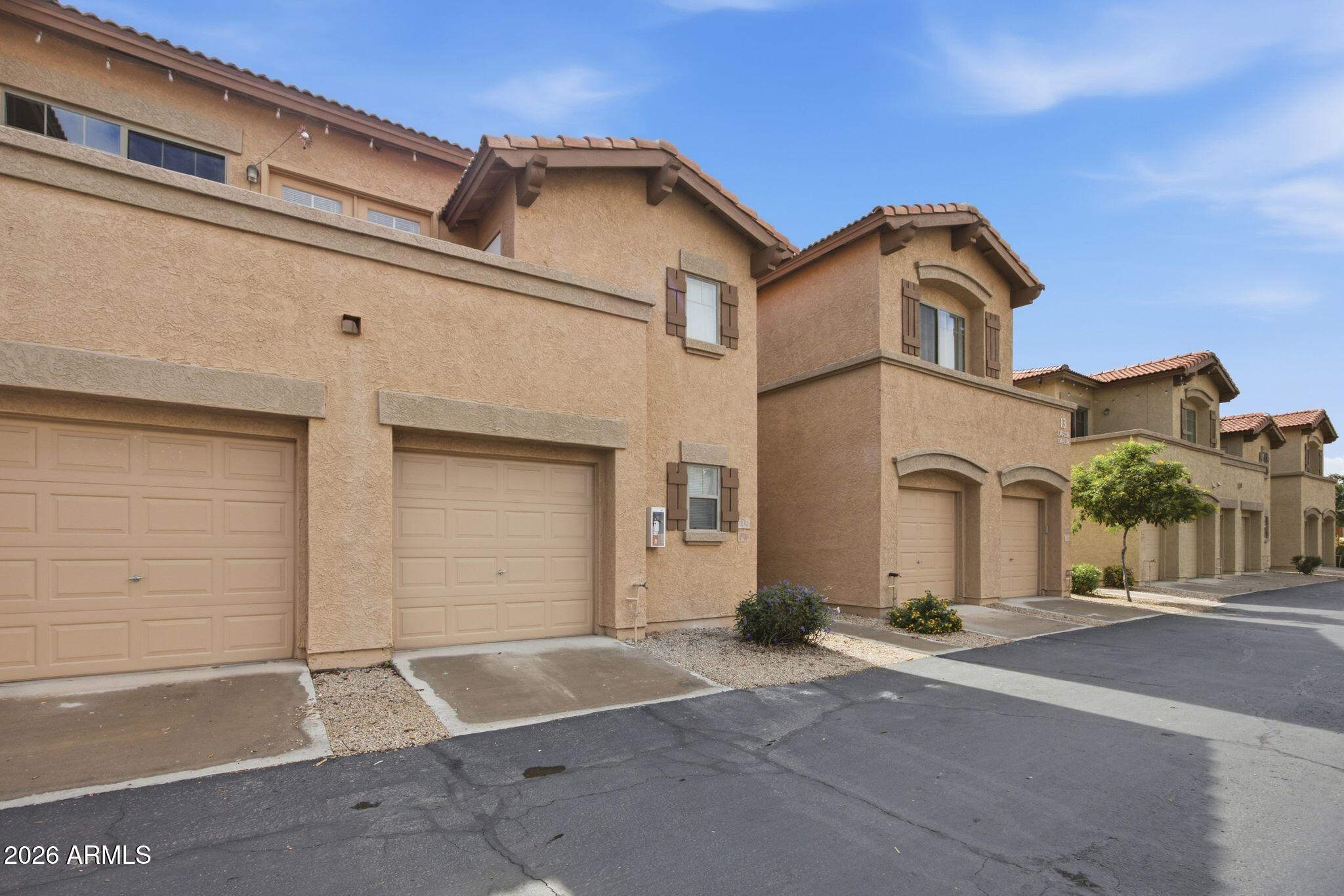 805 S SYCAMORE -- 237