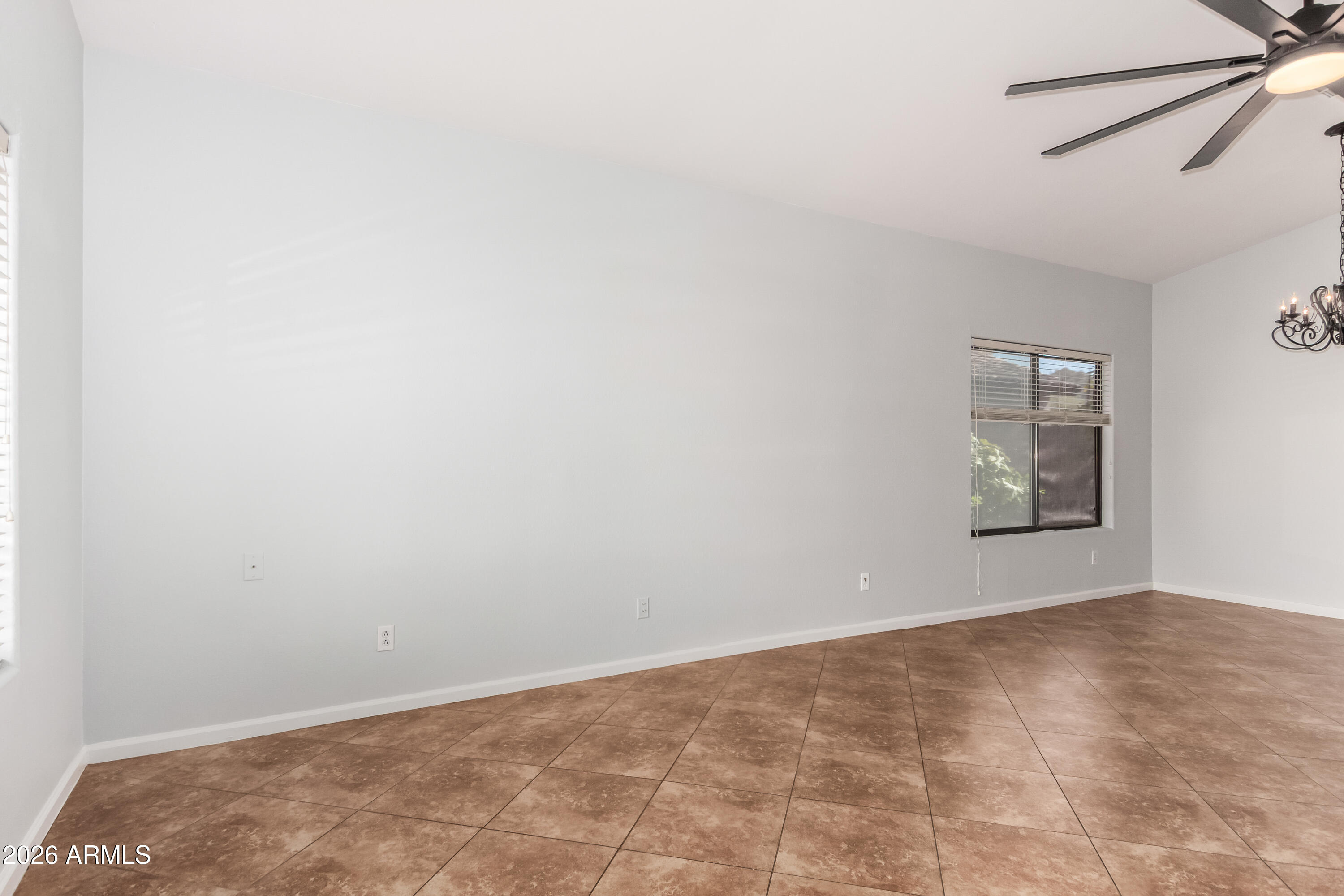 1625 E MONTOYA Lane