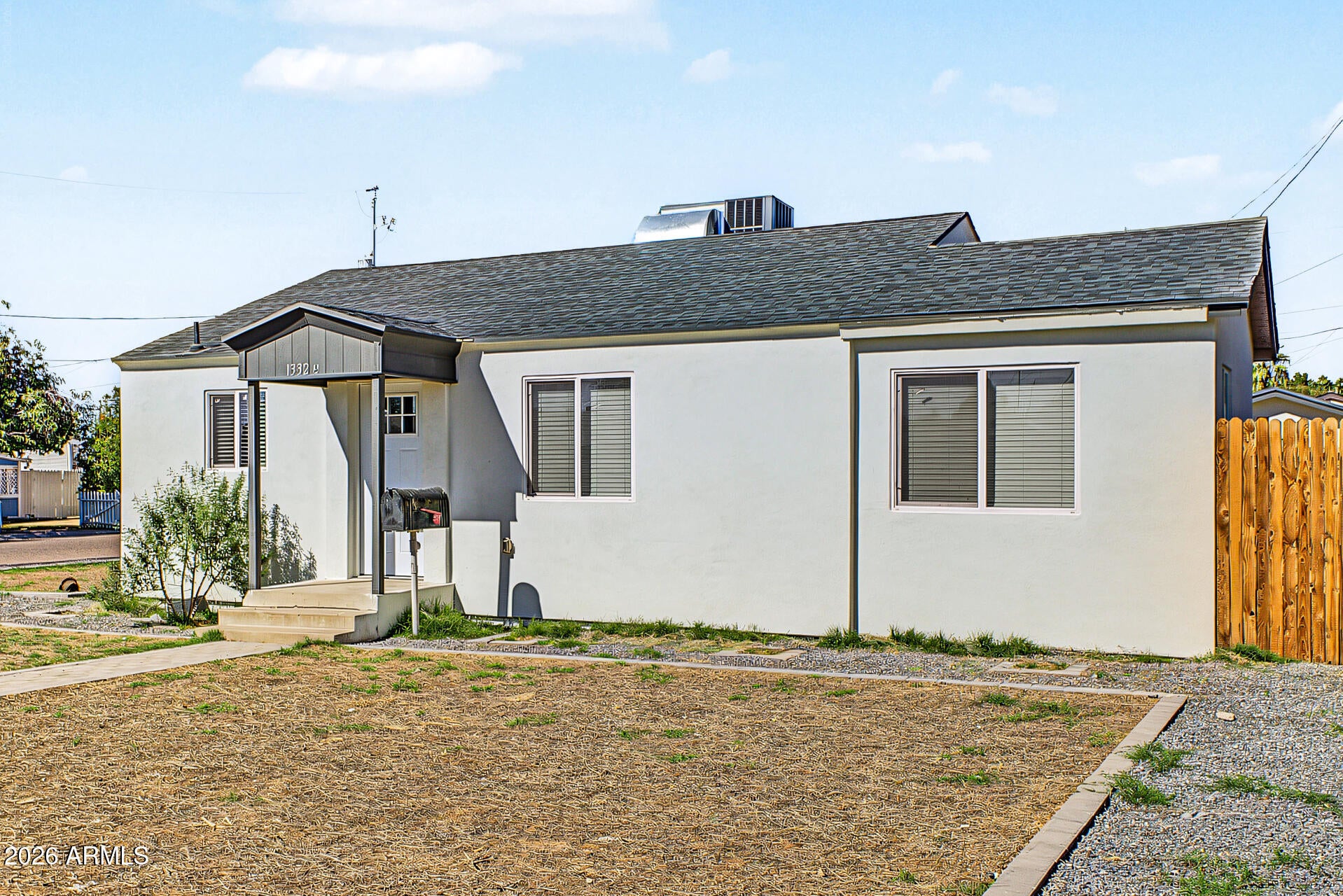 1332 E CAMPBELL Avenue