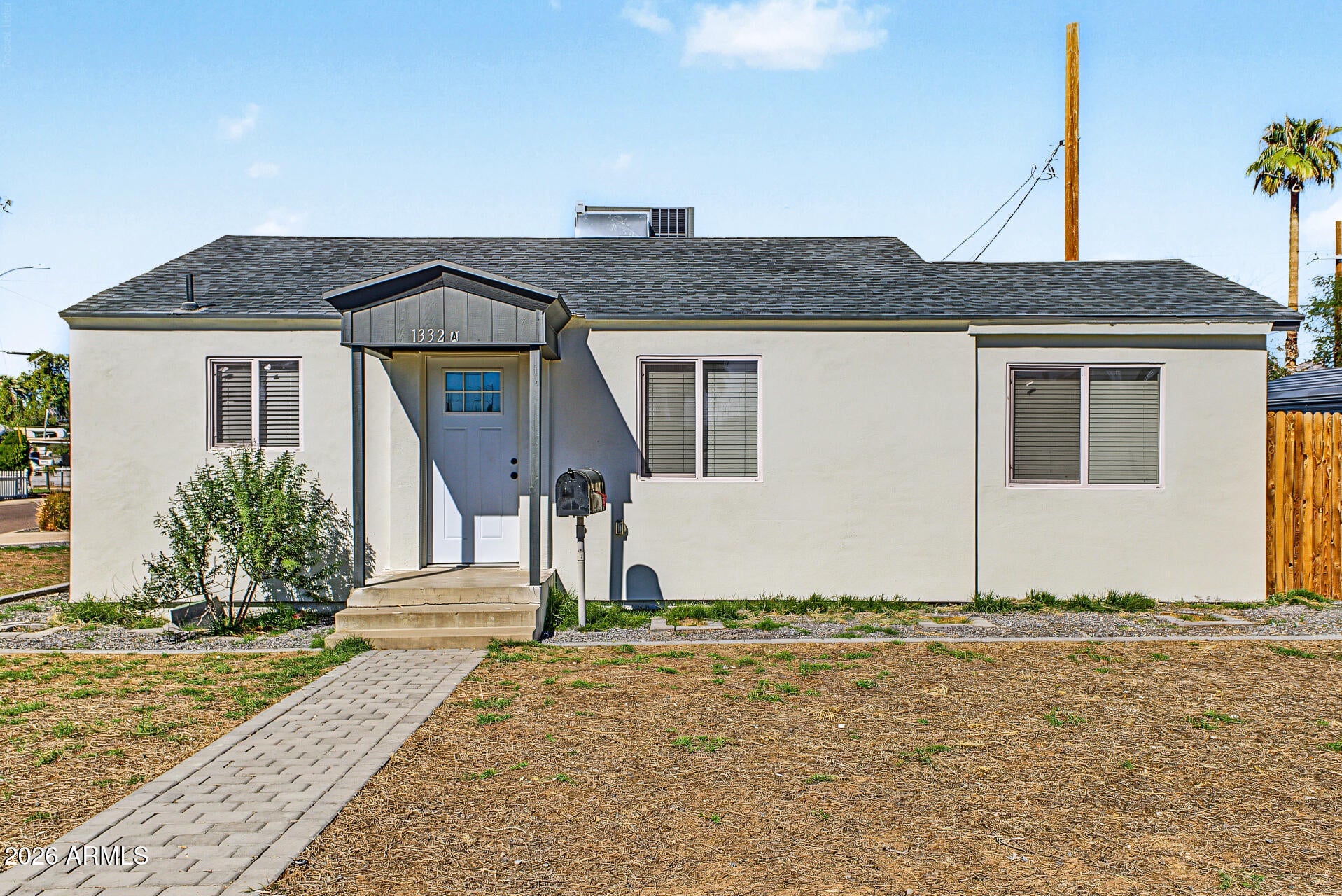 1332 E CAMPBELL Avenue