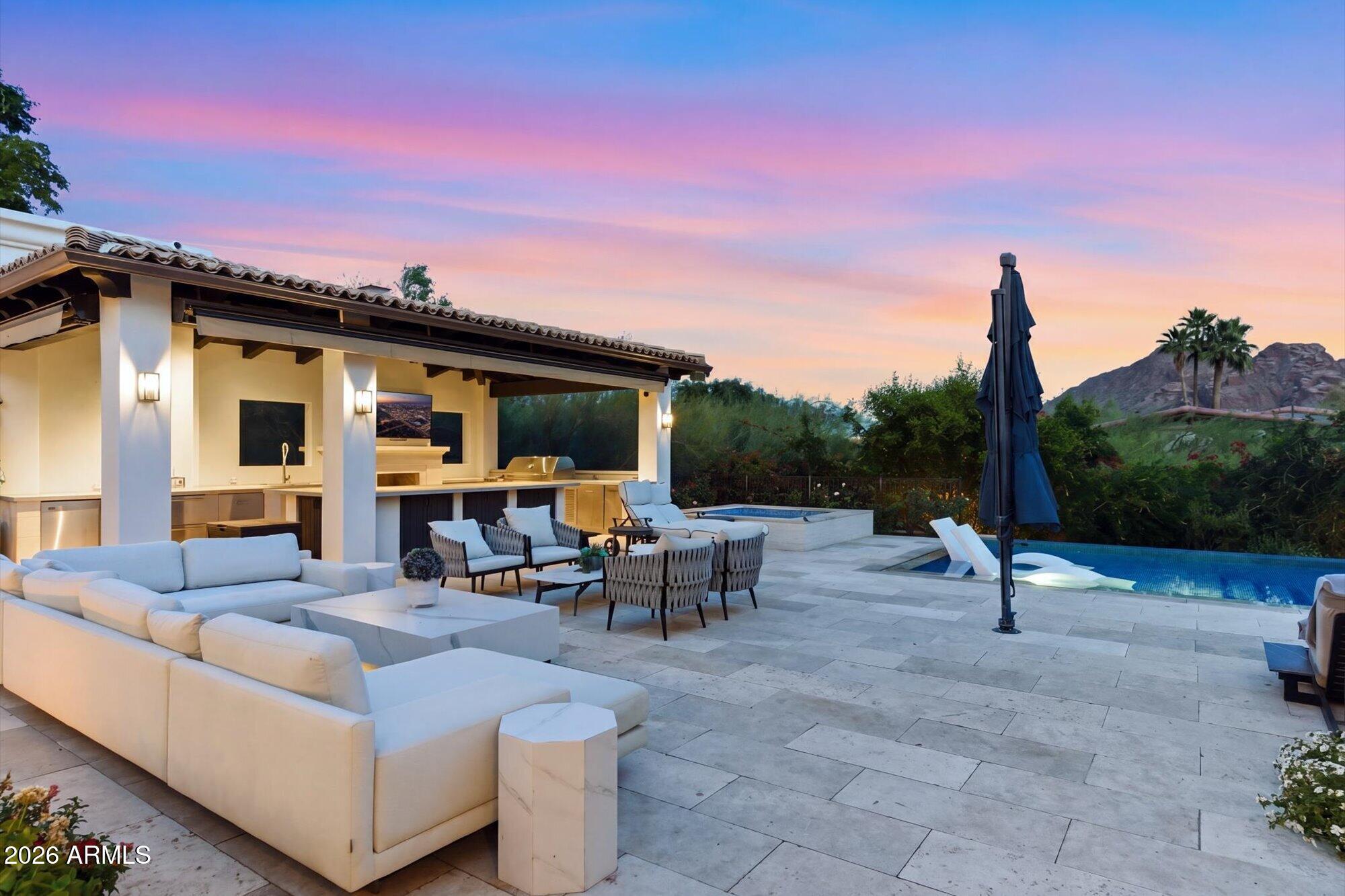 6650 N HILLSIDE Drive