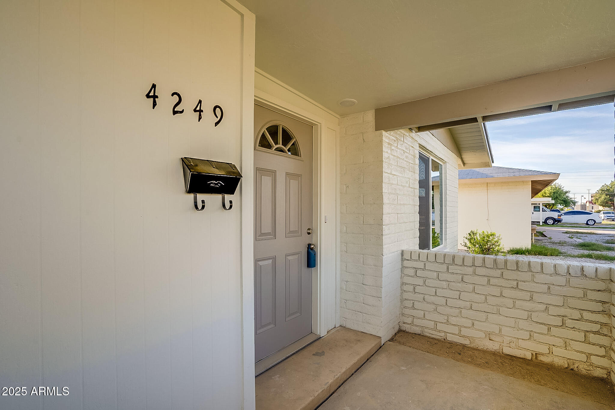 4249 W TOWNLEY Avenue