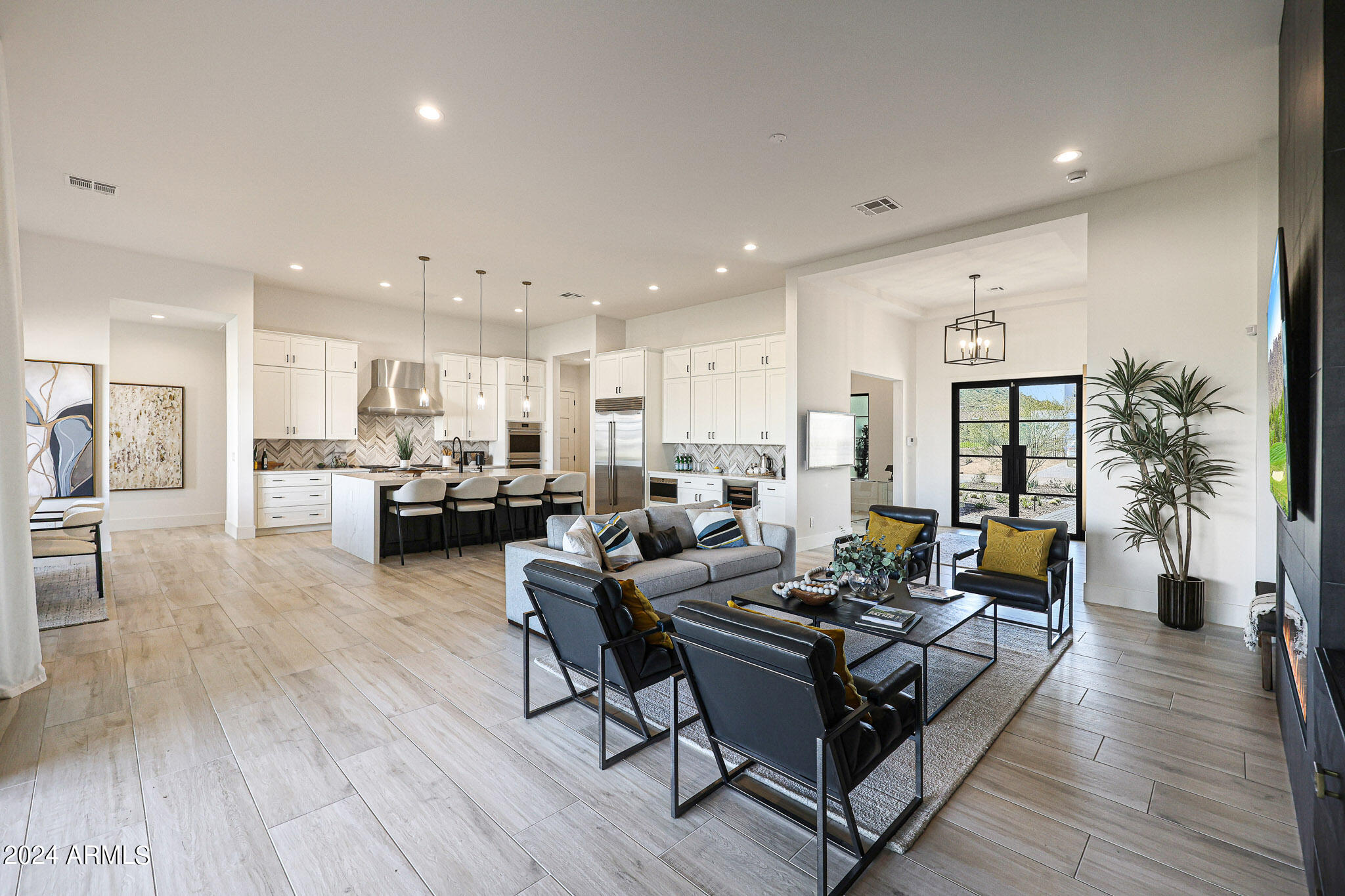 1880 E CREEK CANYON Road