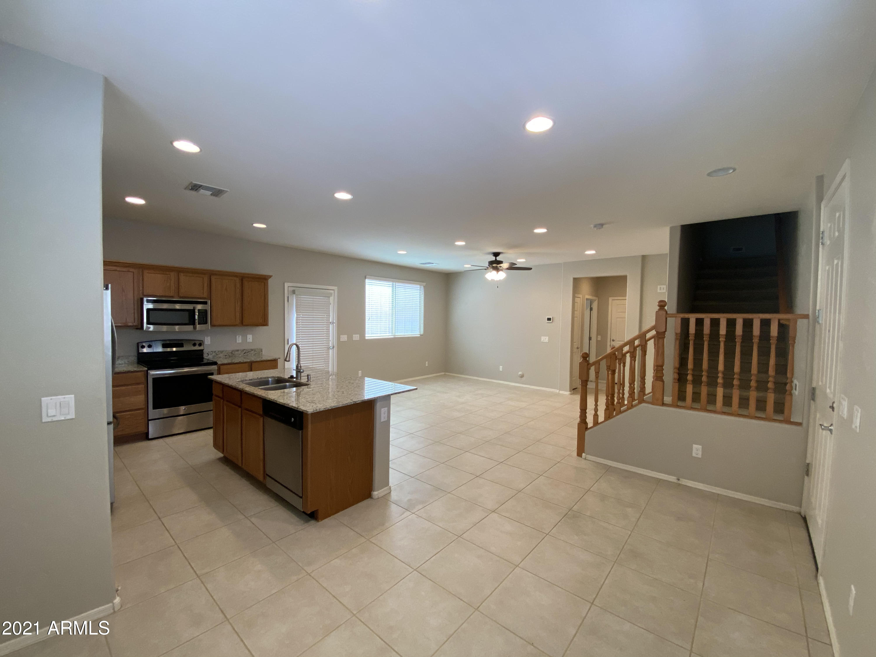 7363 W CAMBRIDGE Avenue