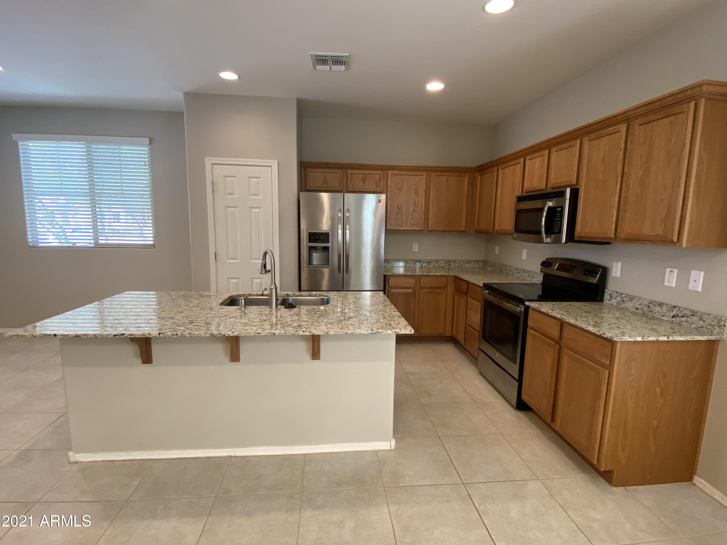 7363 W CAMBRIDGE Avenue