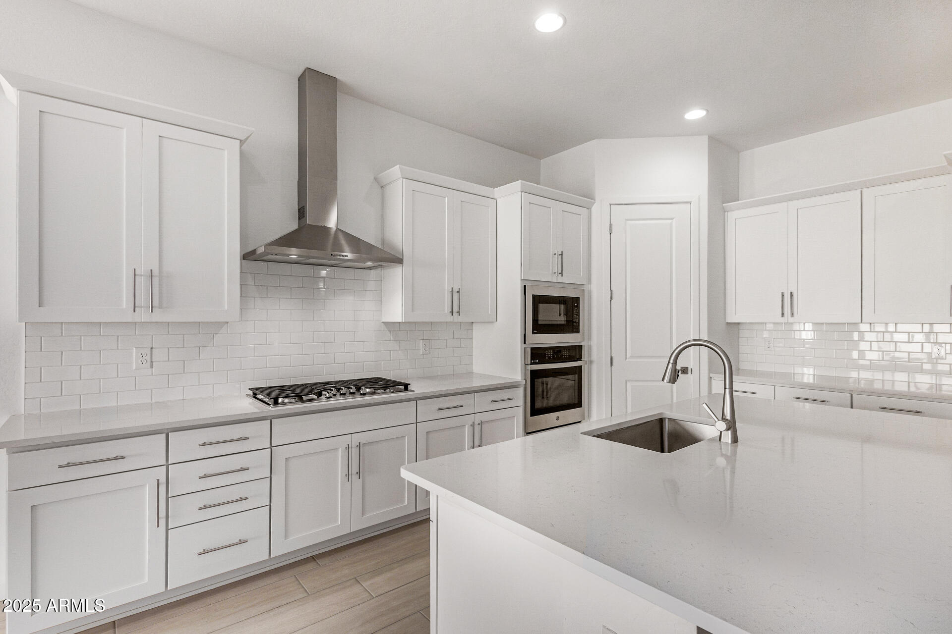 15842 W MIAMI Street