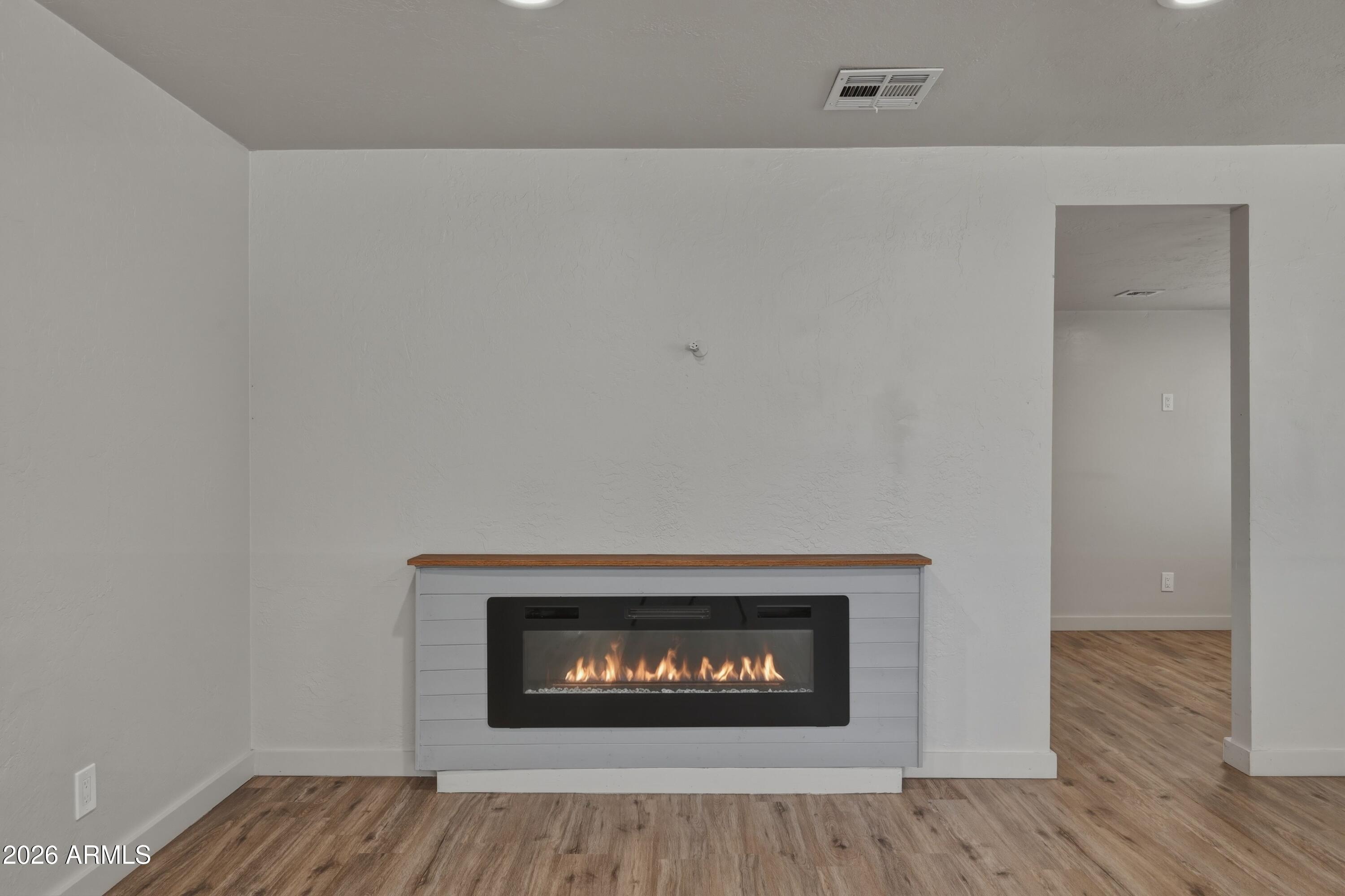 209 W ESTATE Lane