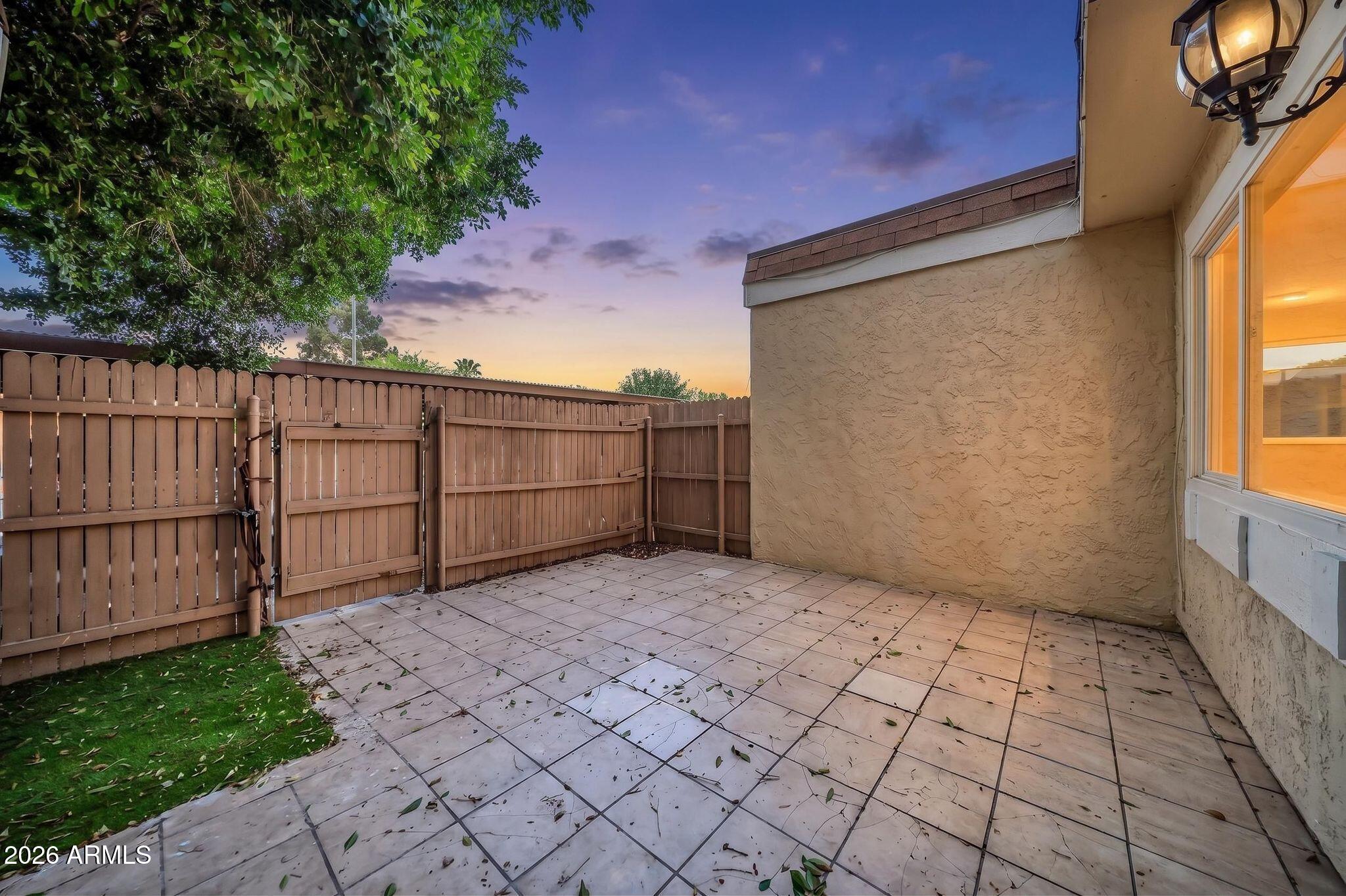 3338 W LAS PALMARITAS Drive