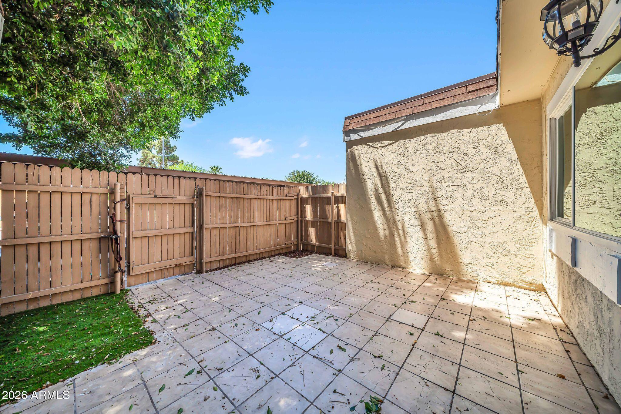 3338 W LAS PALMARITAS Drive