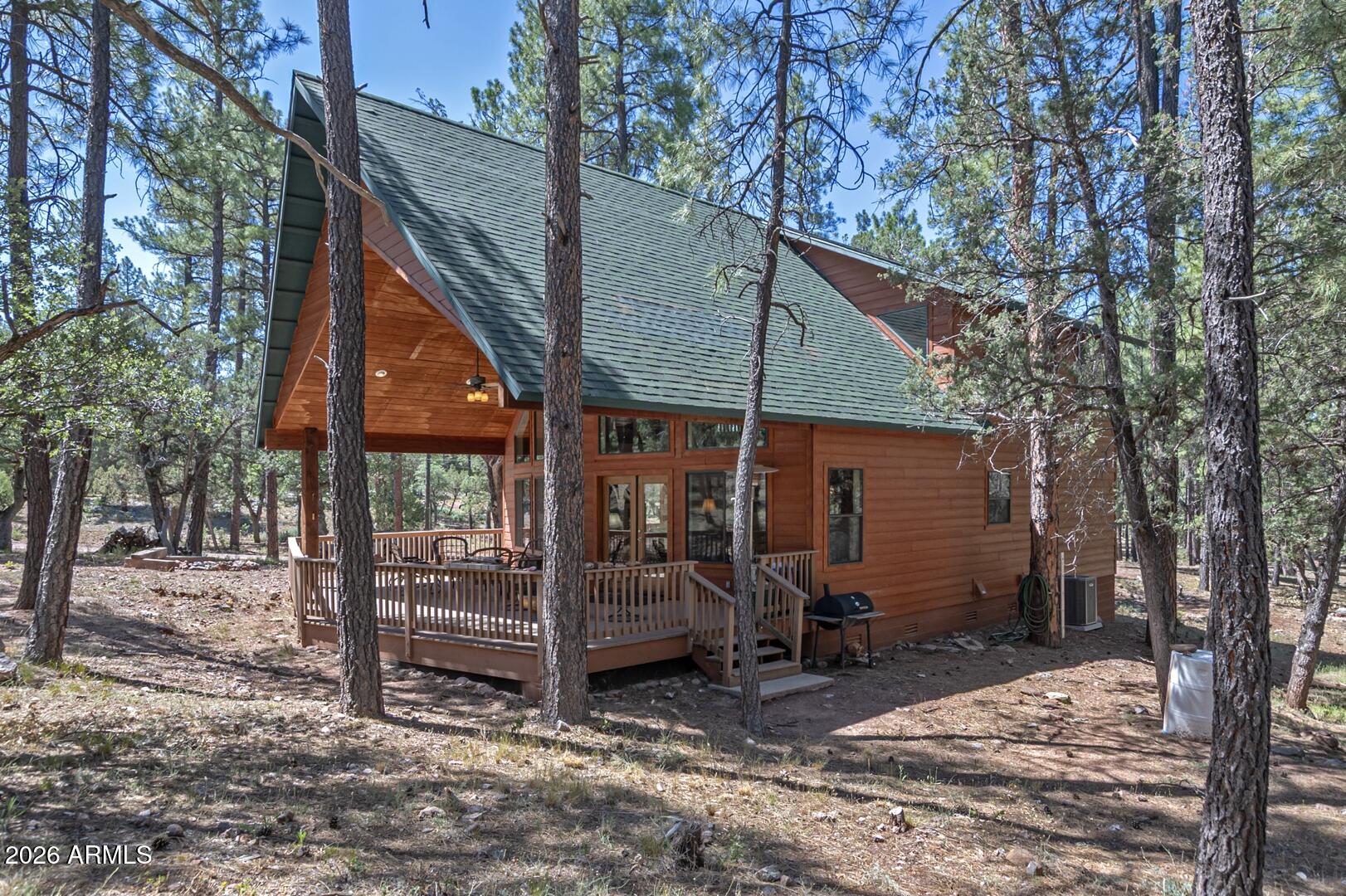 312 N LAZY Q Trail