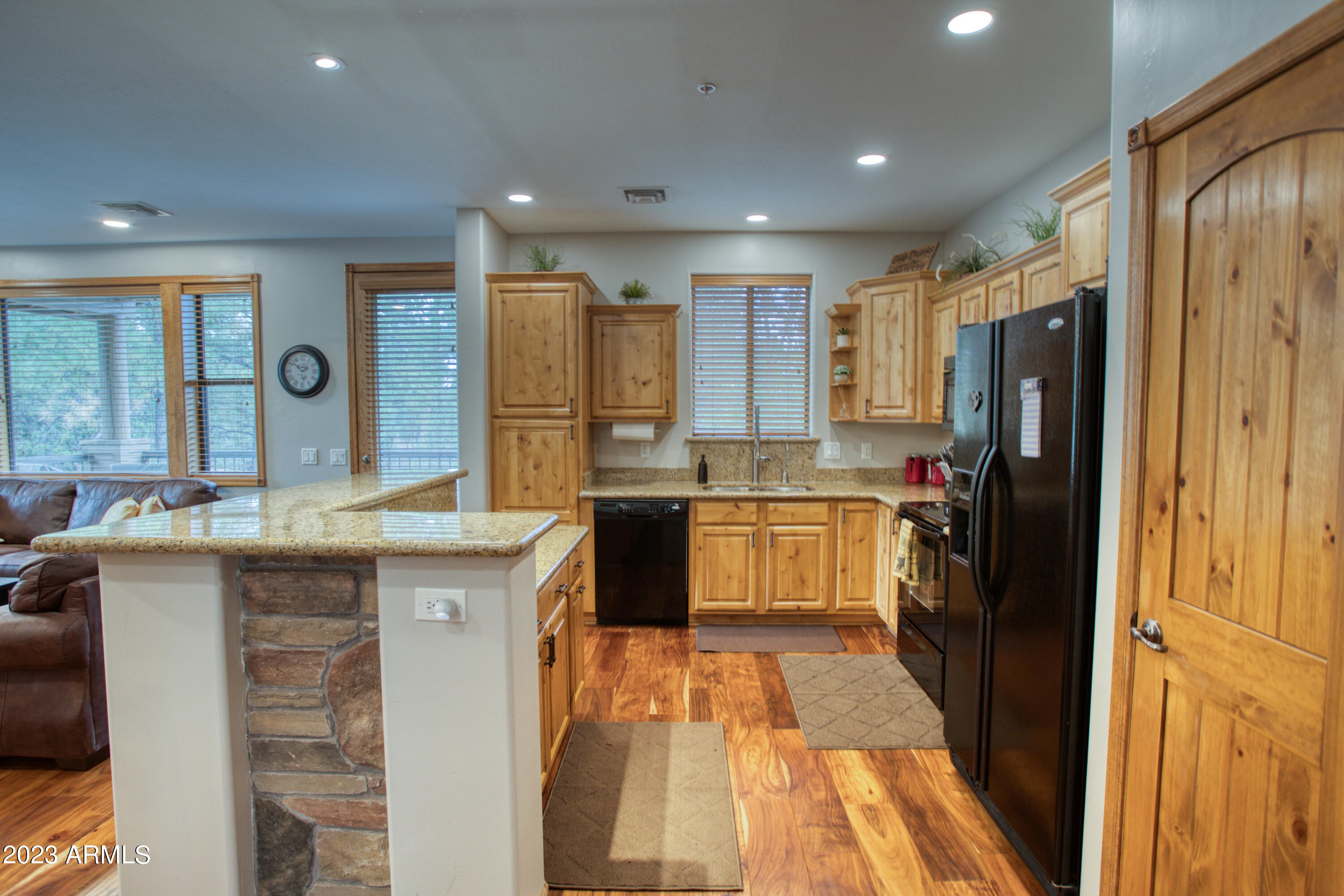 3700 W BLACK OAK Loop A4