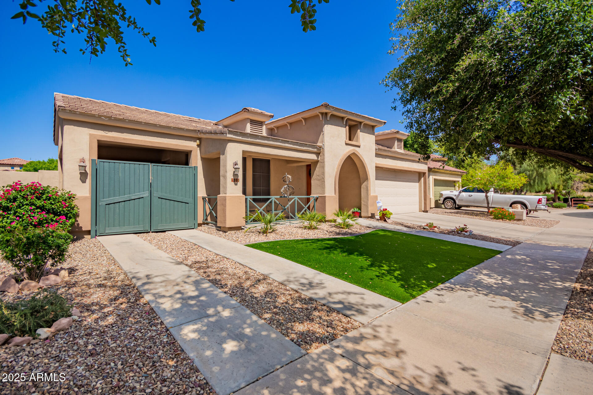800 W SYCAMORE Court