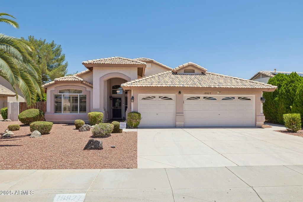 Photo of 19927 N 108th Lane, Peoria, AZ 85373 (MLS # 6932946)