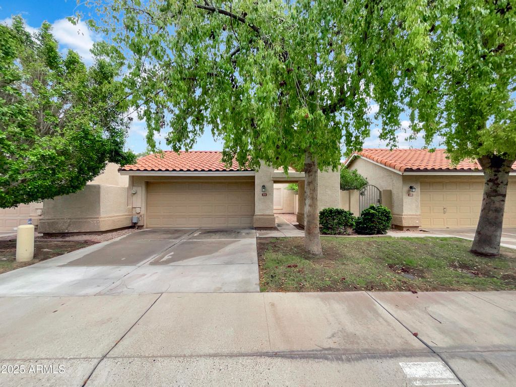 Photo of 334 W Lodge Drive, Tempe, AZ 85283 (MLS # 6915775)