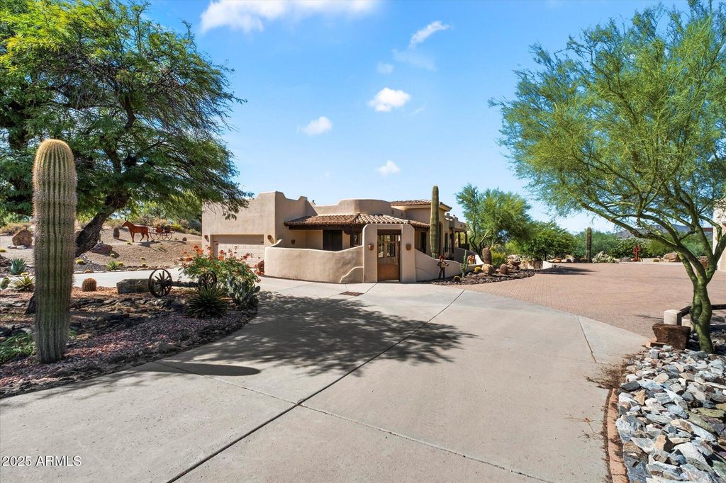 Photo of 37042 N Tree Lined Trail, Carefree, AZ 85377 (MLS # 6924532)