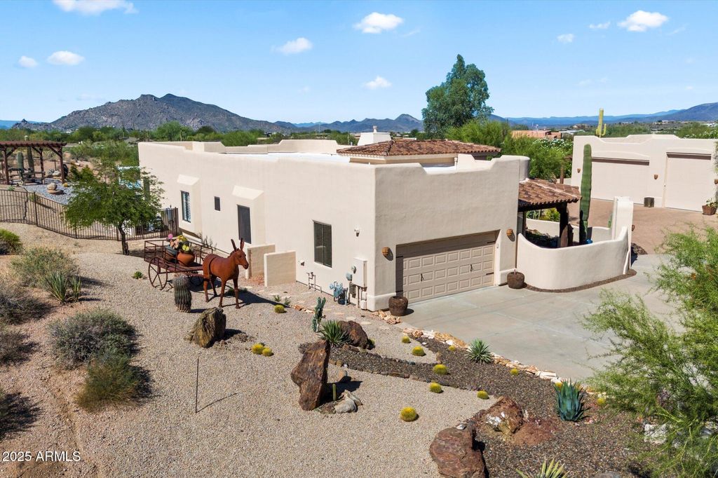 Photo of 37042 N Tree Lined Trail, Carefree, AZ 85377 (MLS # 6924532)
