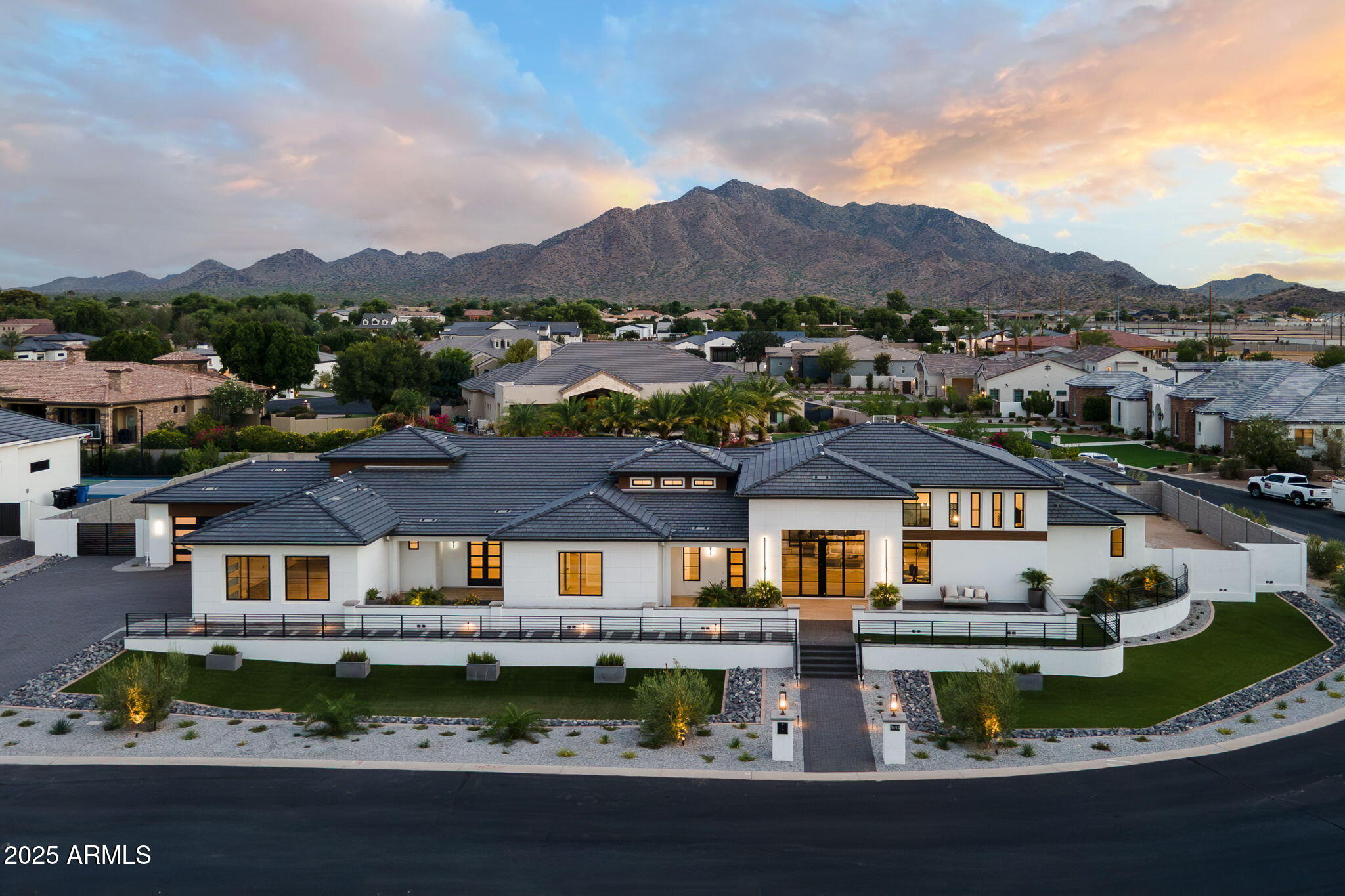 3653 E RUNAWAY BAY Place