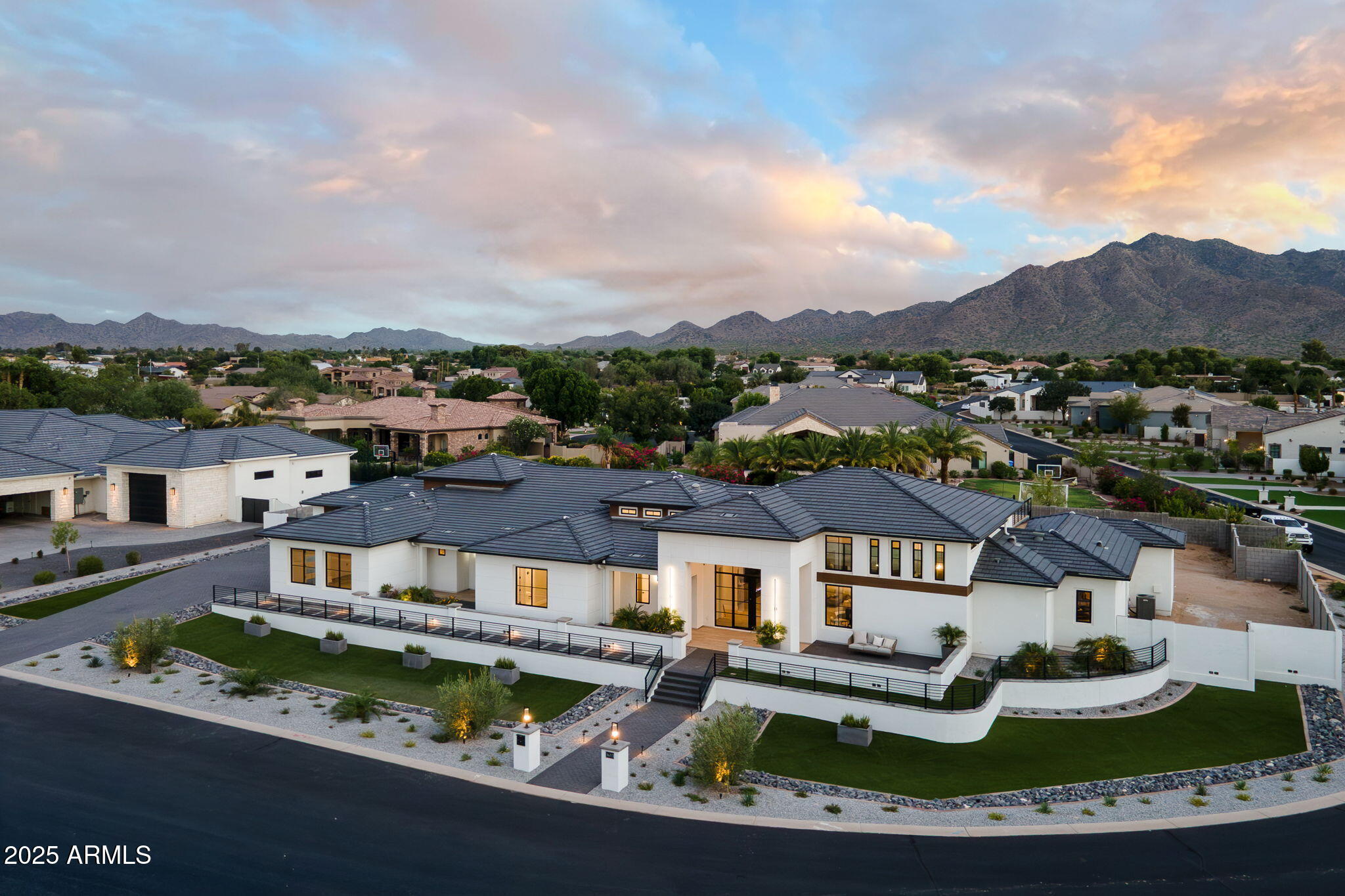 3653 E RUNAWAY BAY Place