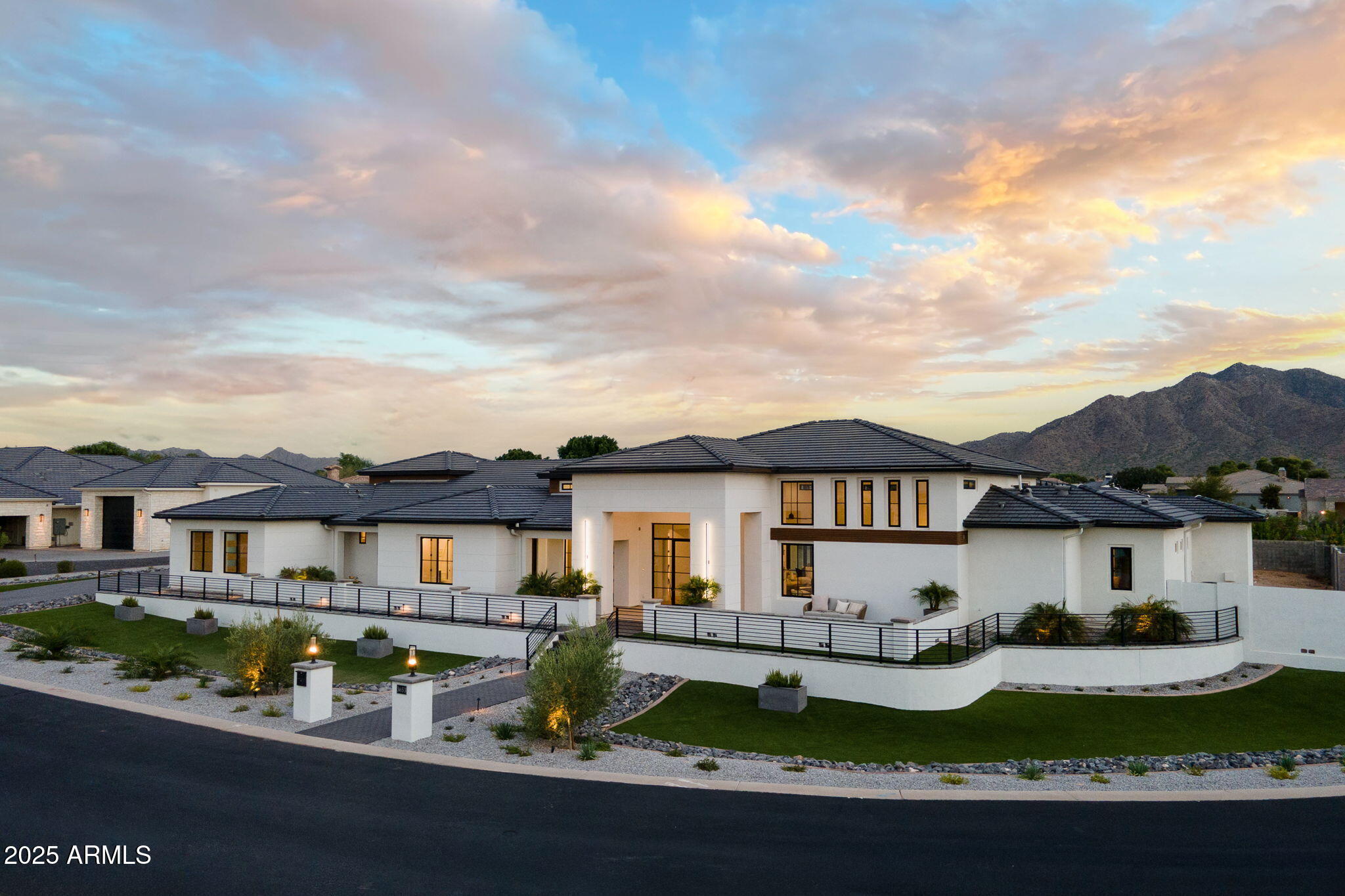 3653 E RUNAWAY BAY Place