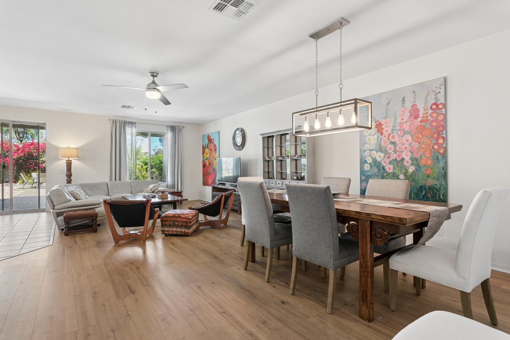 2114 E Aire Libre Avenue