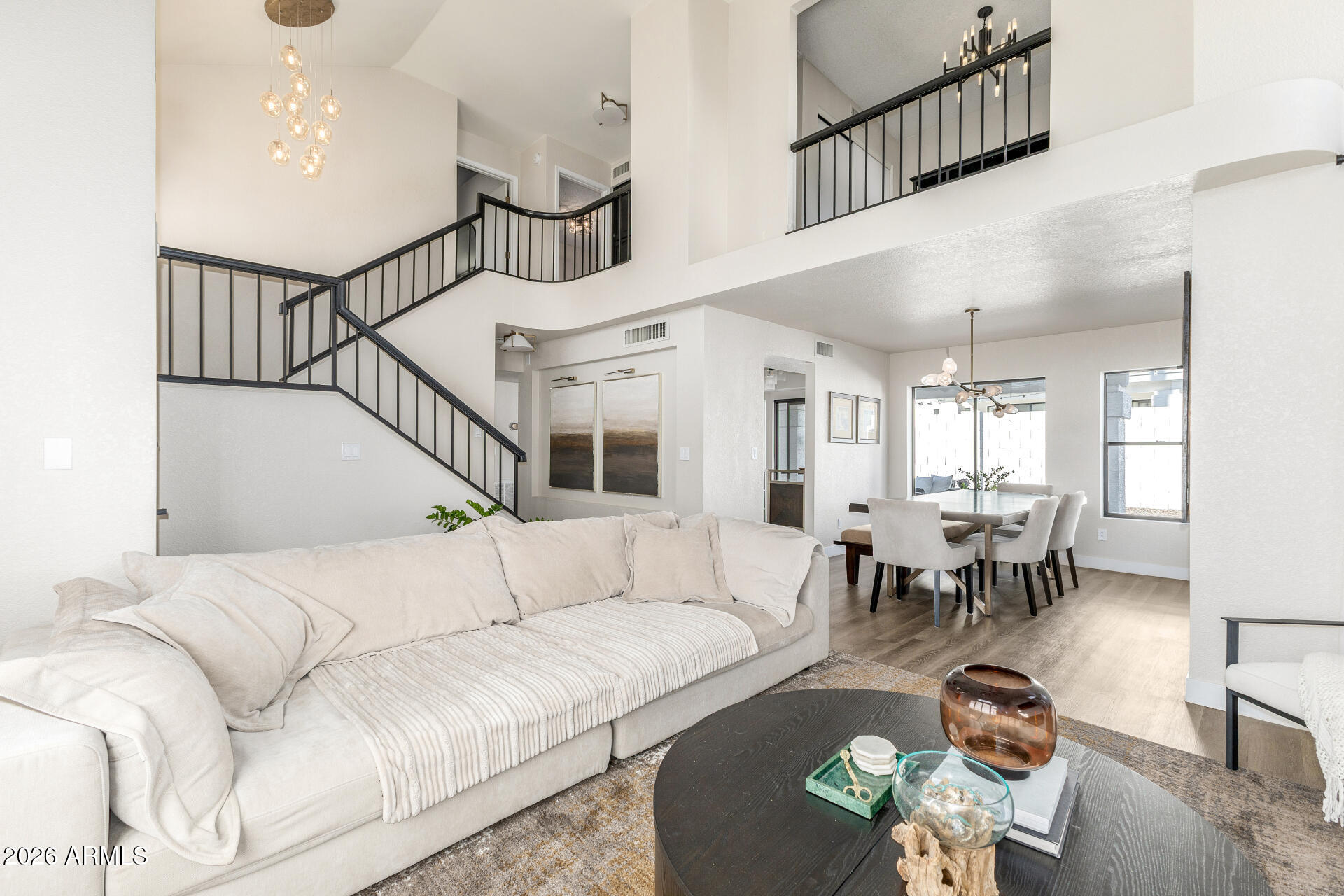 3314 E LONGHORN Drive