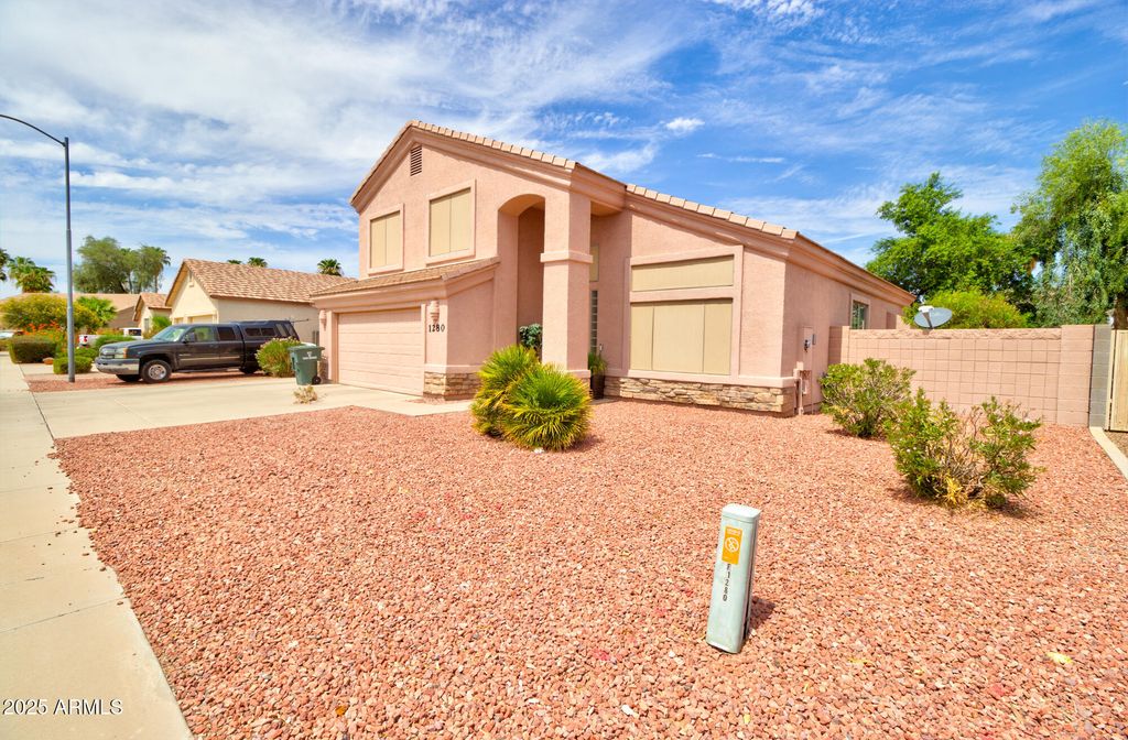 Photo of 1280 E Melrose Loop, Casa Grande, AZ 85122 (MLS # 6913067)