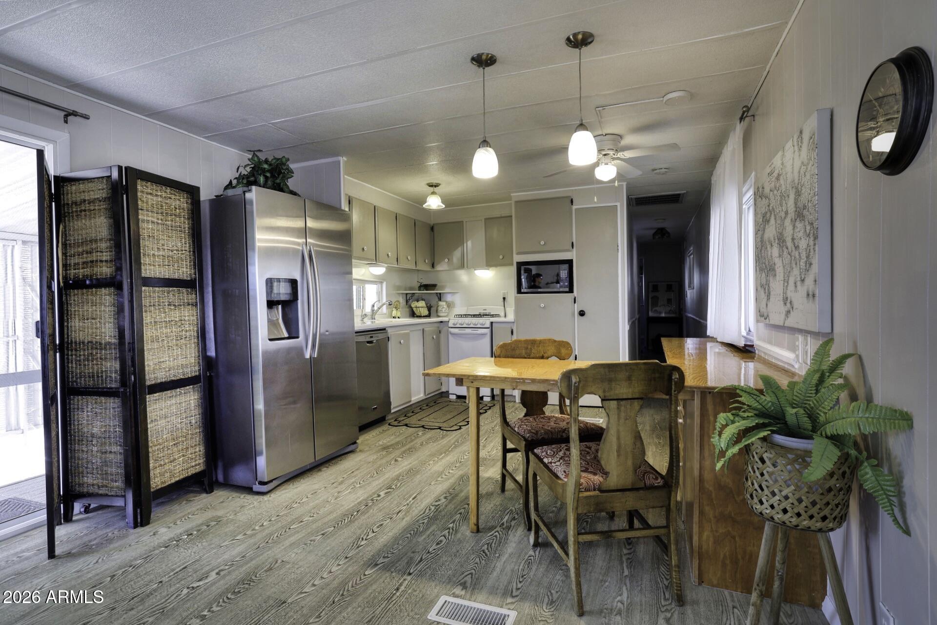 8600 E BROADWAY Road 13